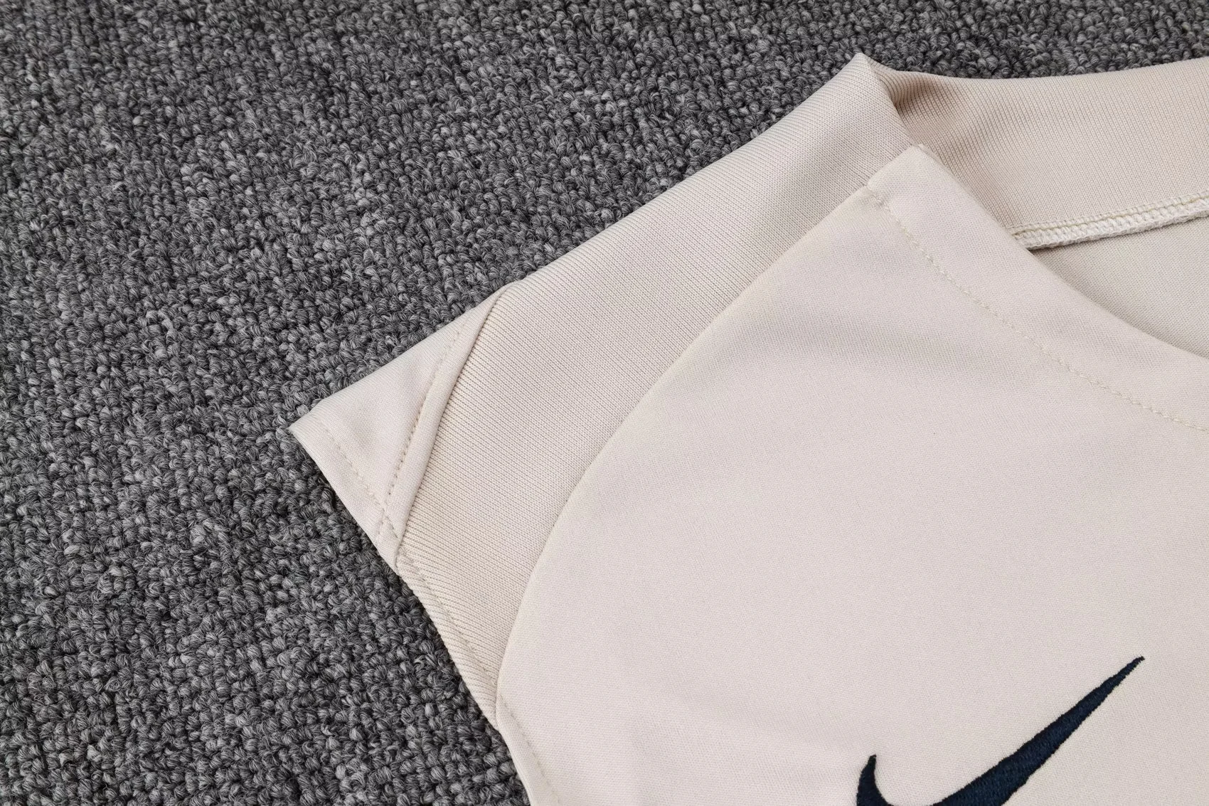 2526 Barcelona Sleevesless Training Suit D2554