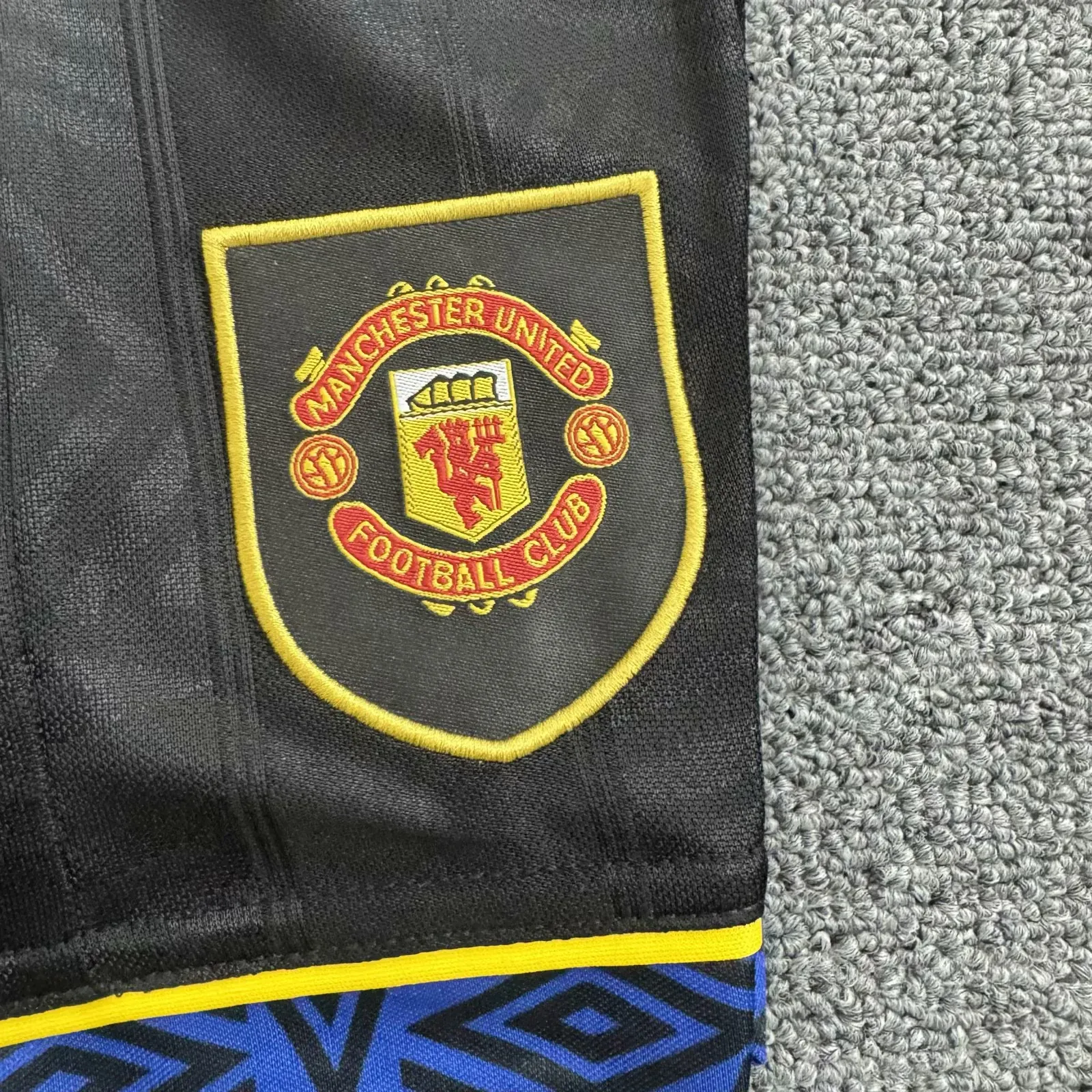 Kids Retro Manchester United 93/94 Away Kit 16-28