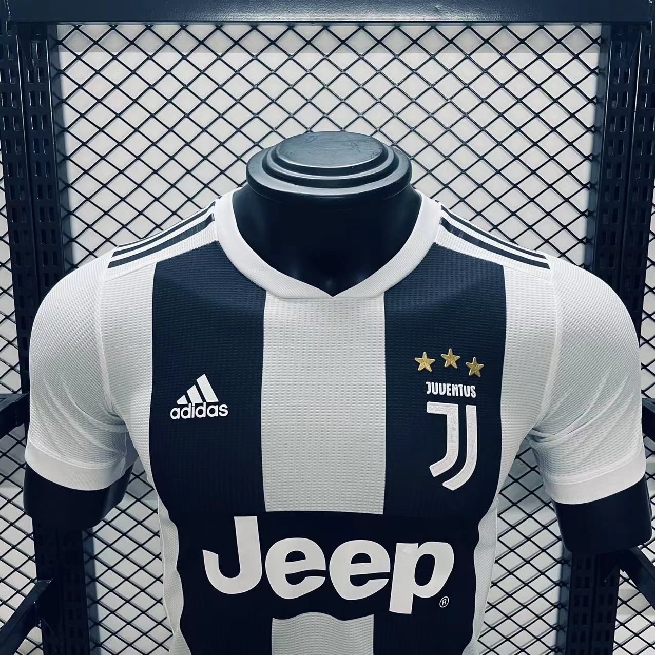 Player Version  Juventus 18/19 Home