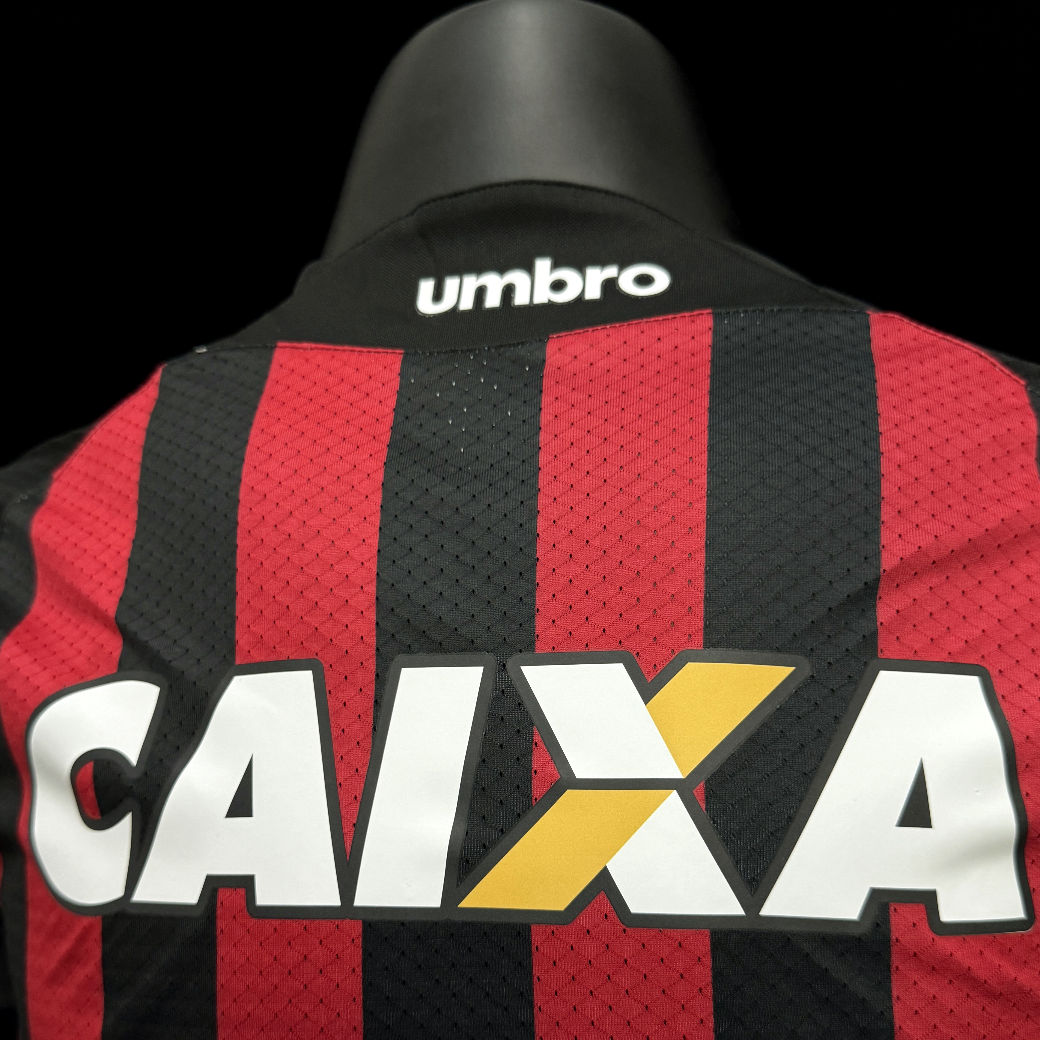 Retro  2018 Athletico Paranaense Home Masculino