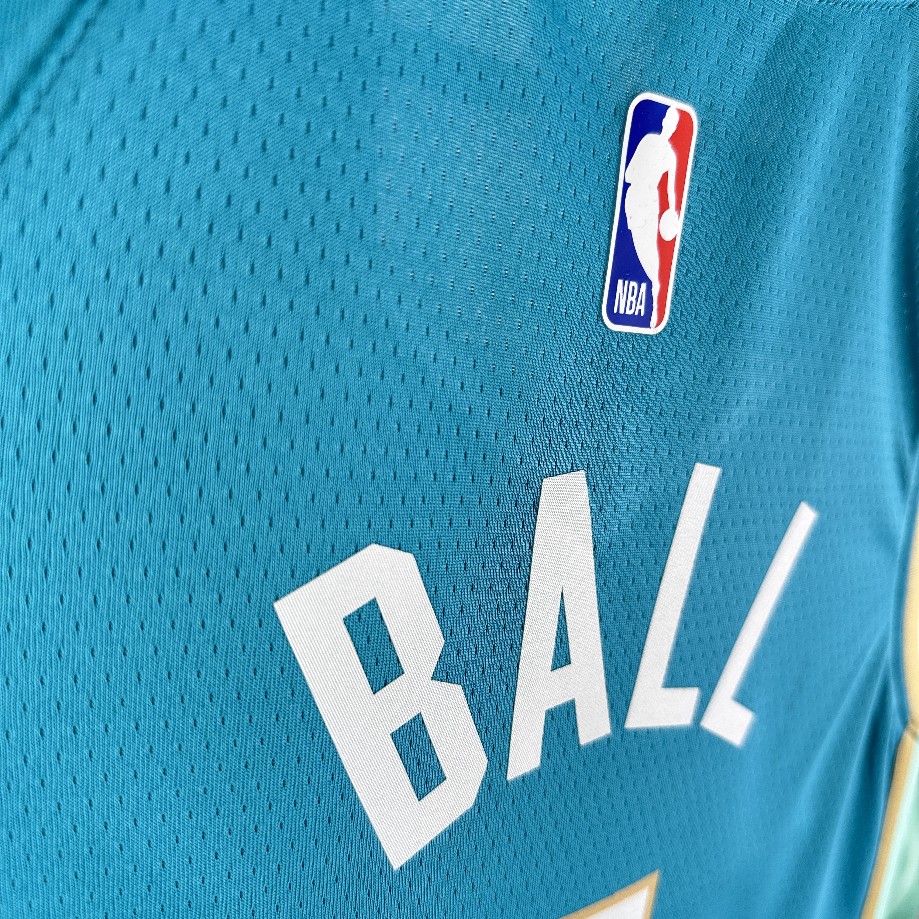 24 Season Hornets City Edition No.1 Ball