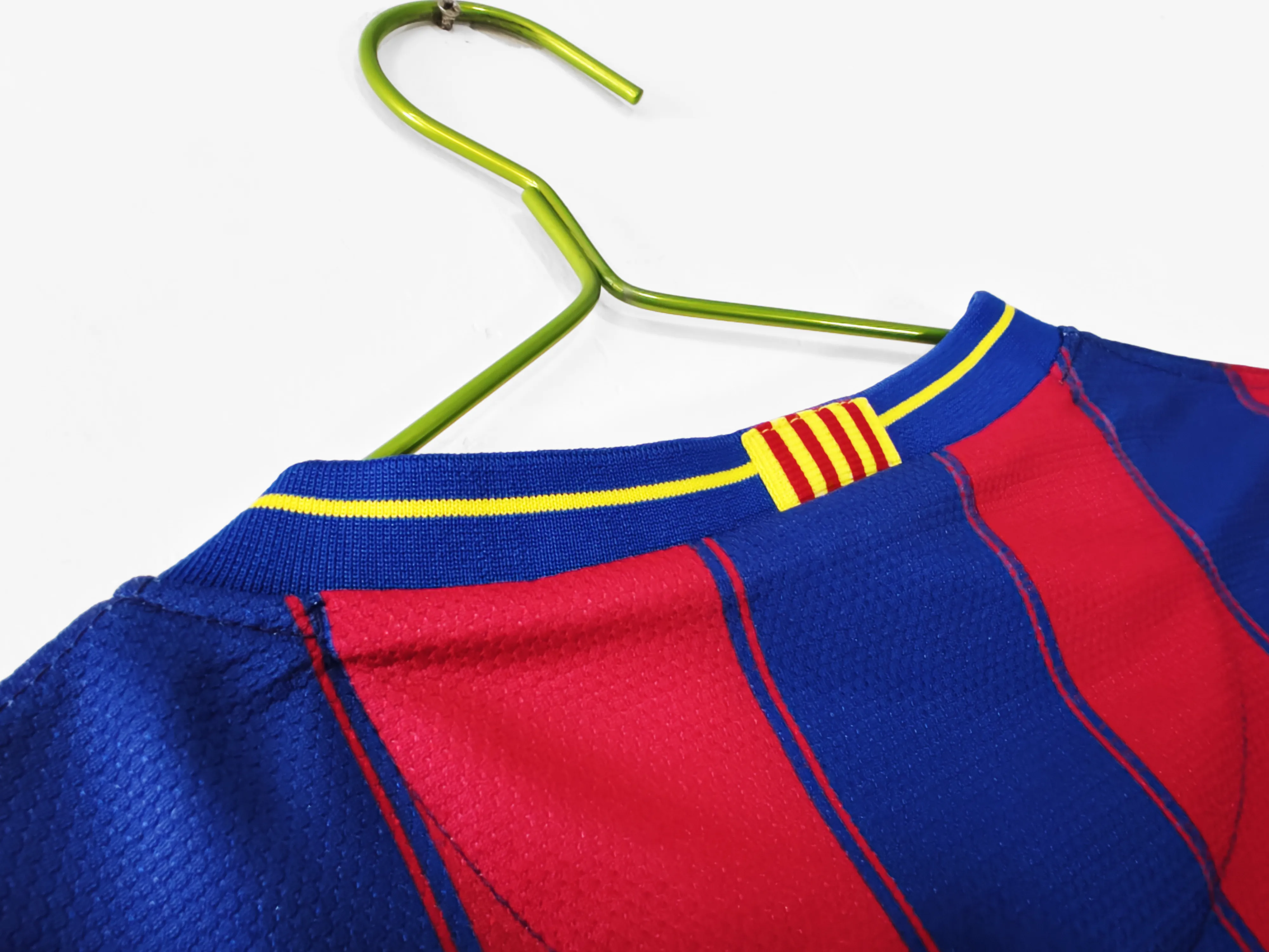 Retro 09/10 Barcelona Home Size: S-XXL