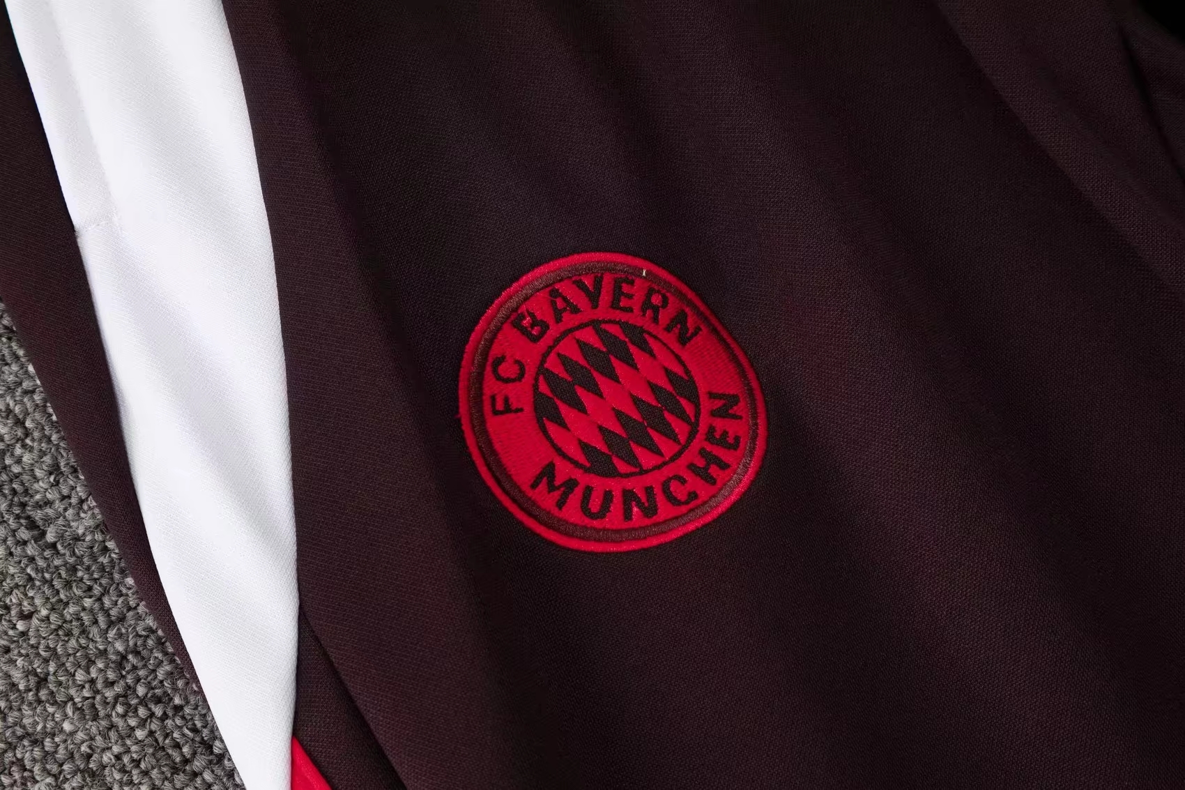Bayern Munich Half-Zipper Training Suit