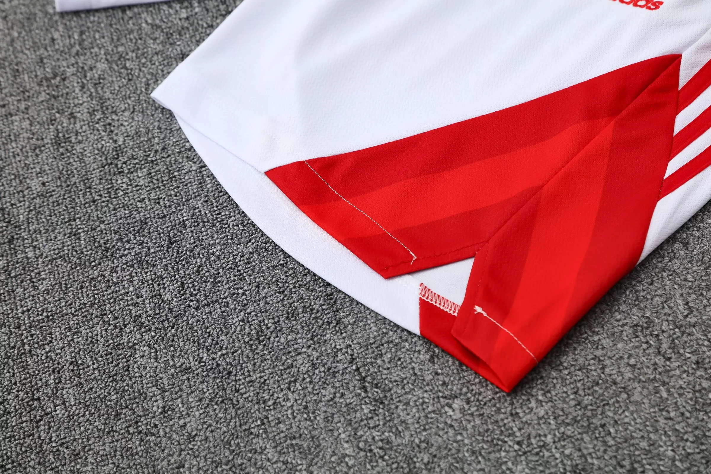 Bayern München 25/26 Short Sleeves Training suit White