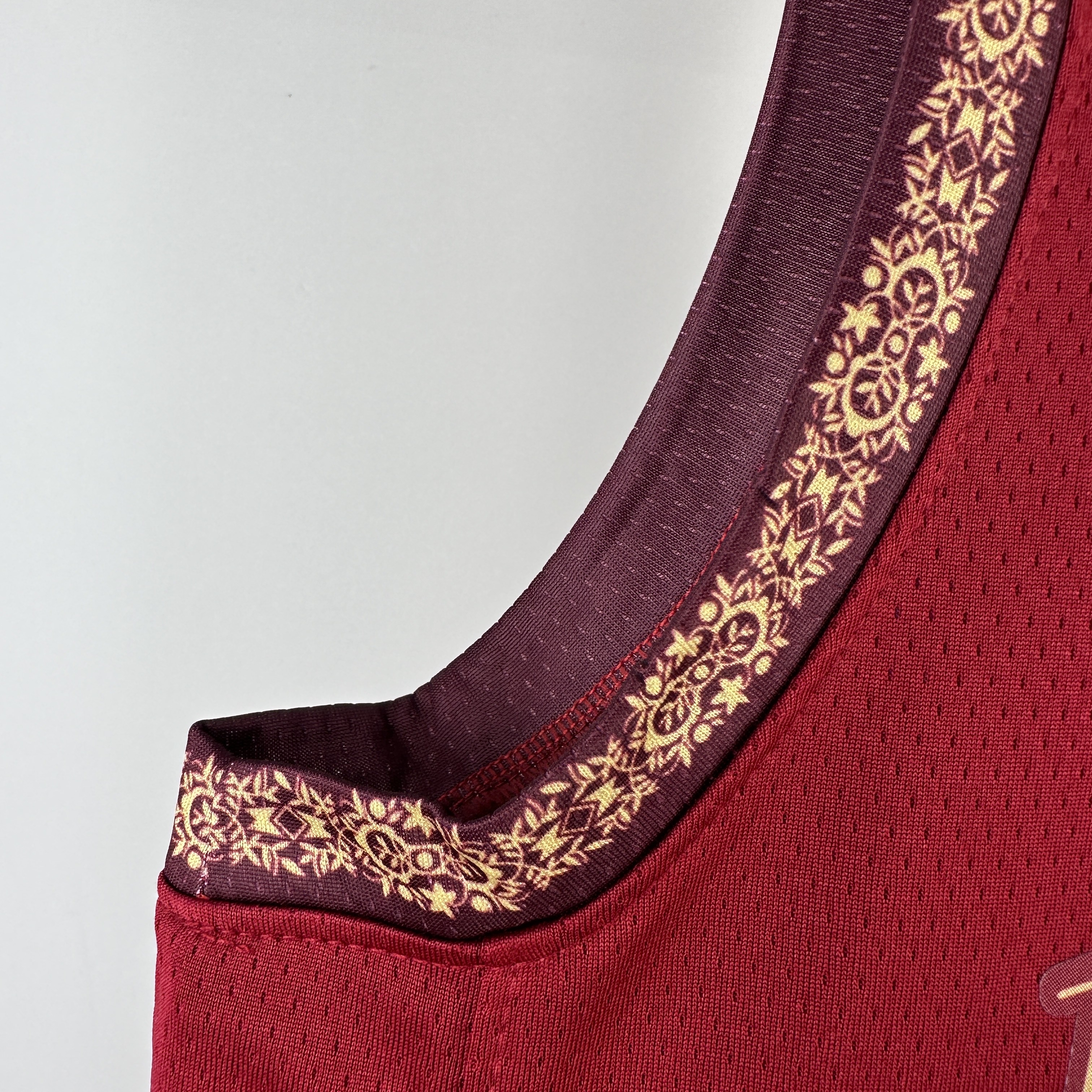 24 Seanson Cleveland Cavaliers City Edition  #2