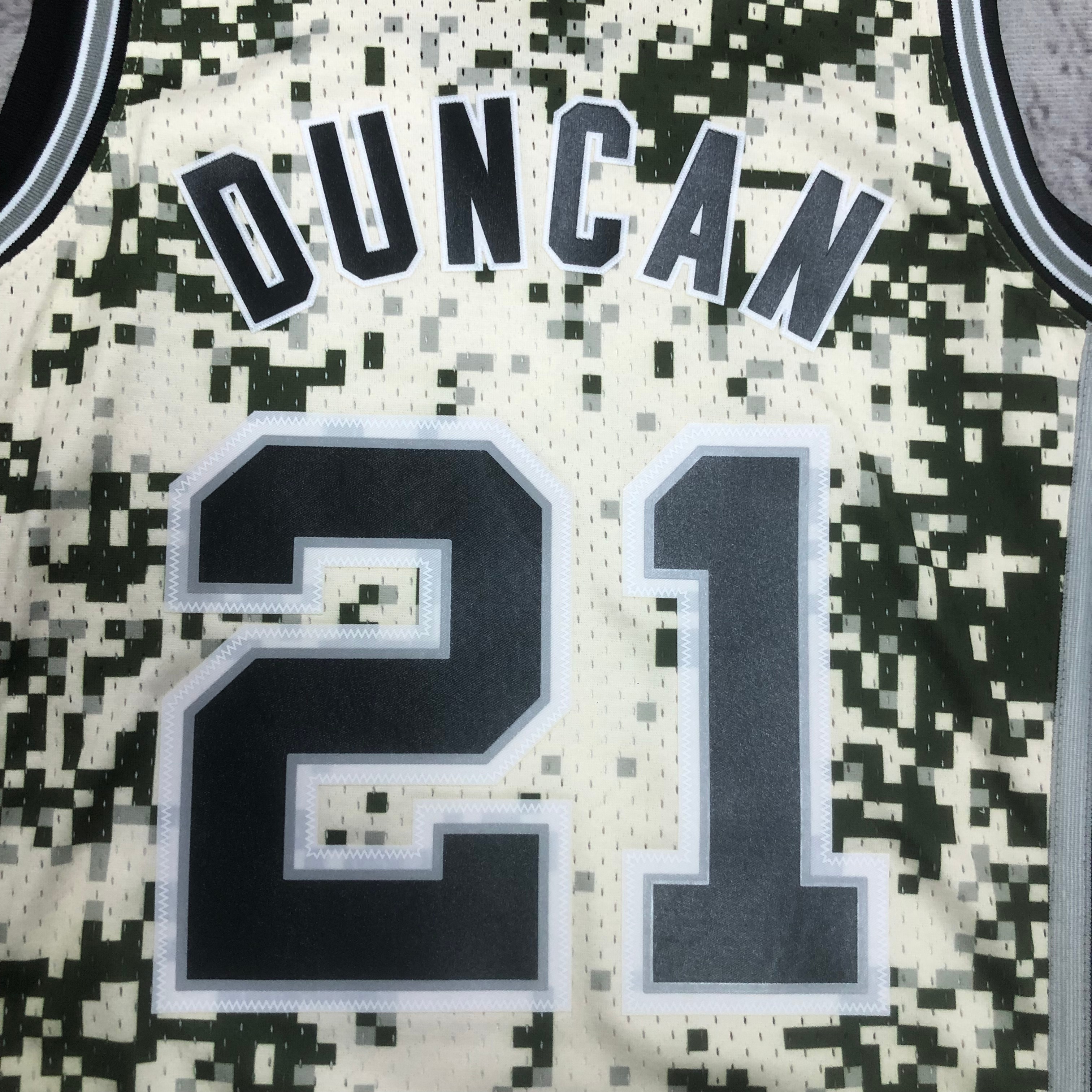 MN Heat Press Retro: San Antonio Spurs 13/14 Season #21
