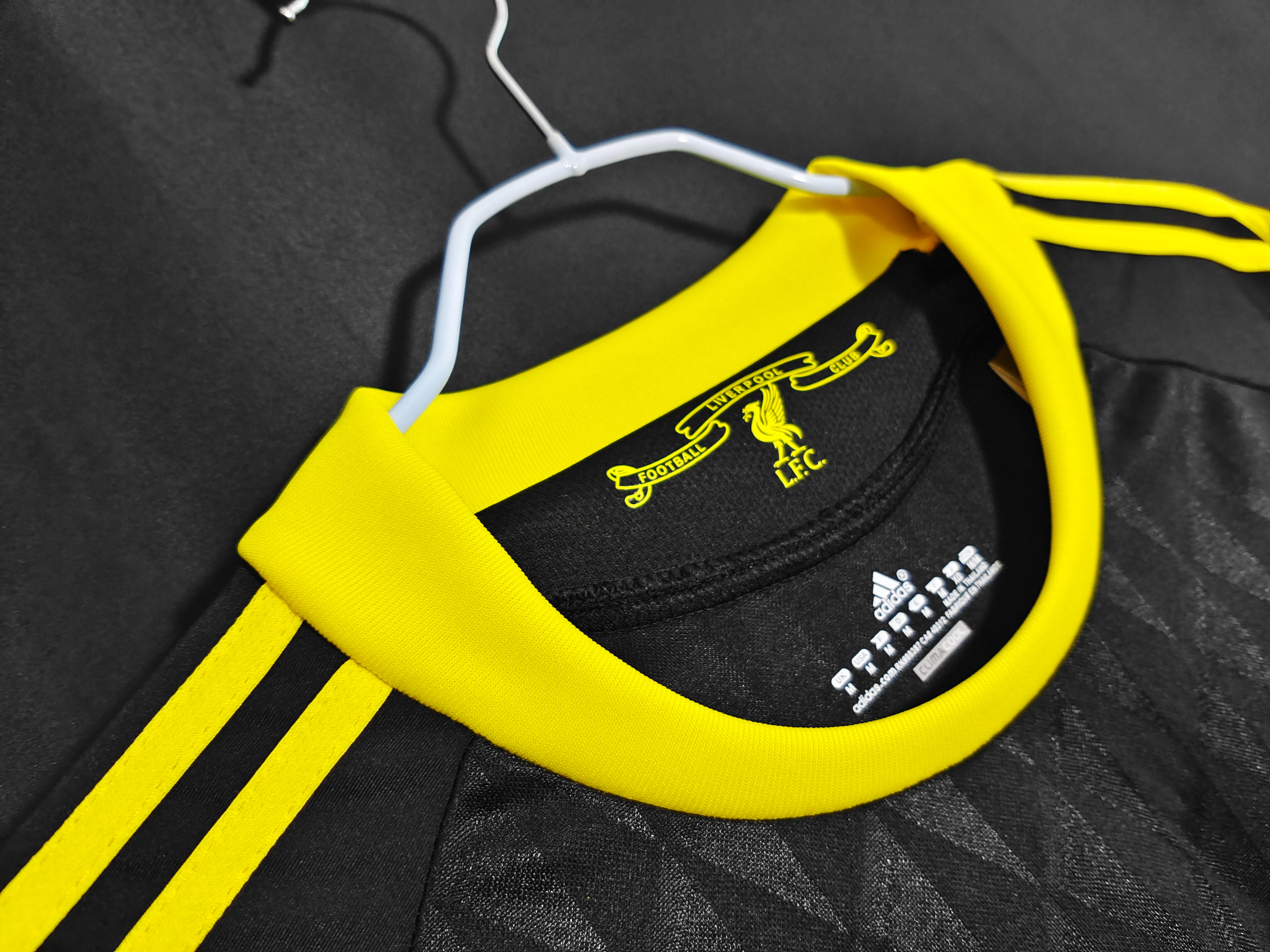 Retro LVP 2010-11 Third