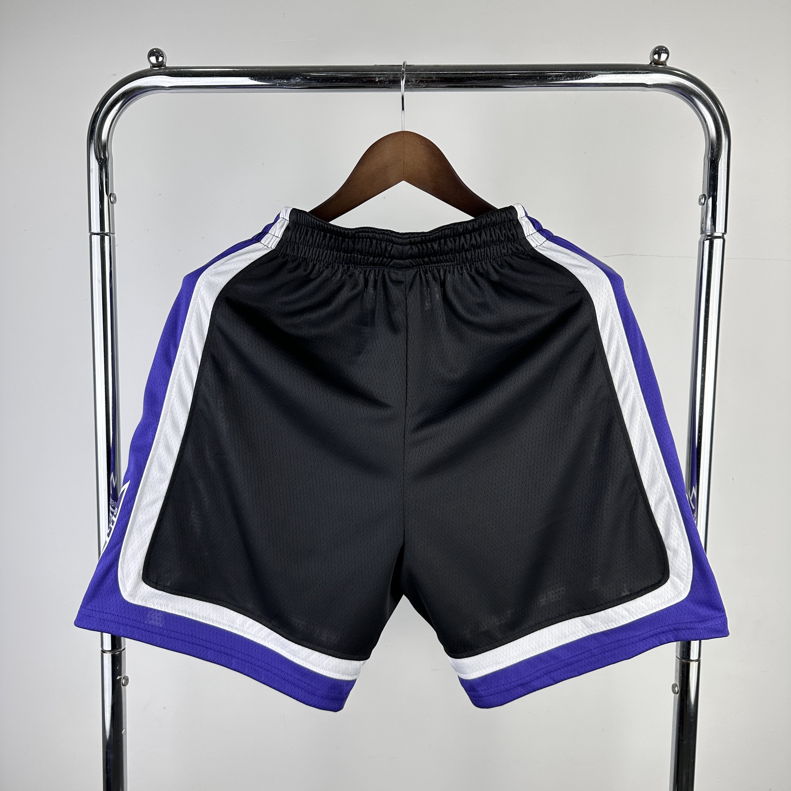 24 SEASON SACRAMENTO KINGS Away shorts