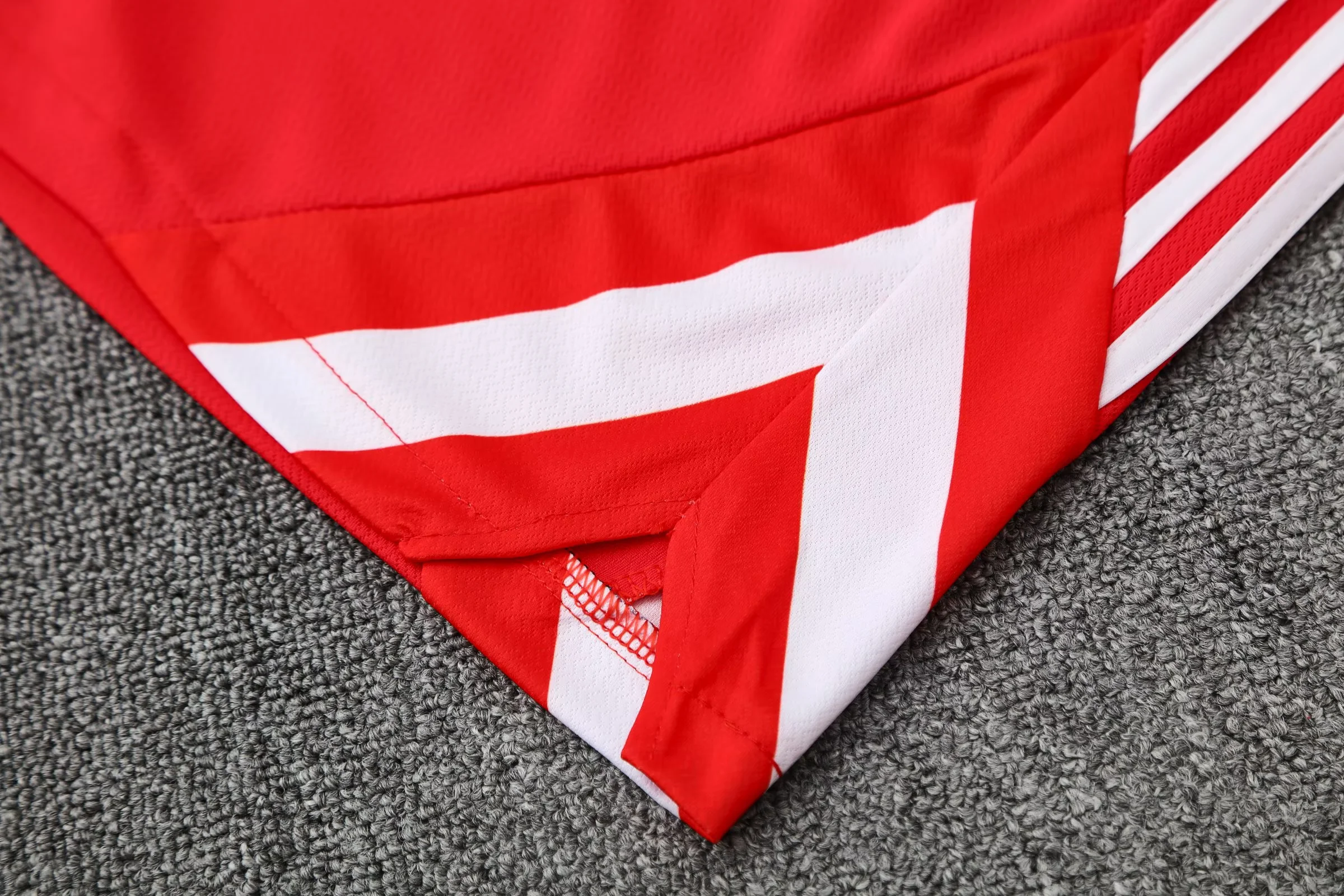 Bayern München 25/26 Short Sleeves Training suit Red