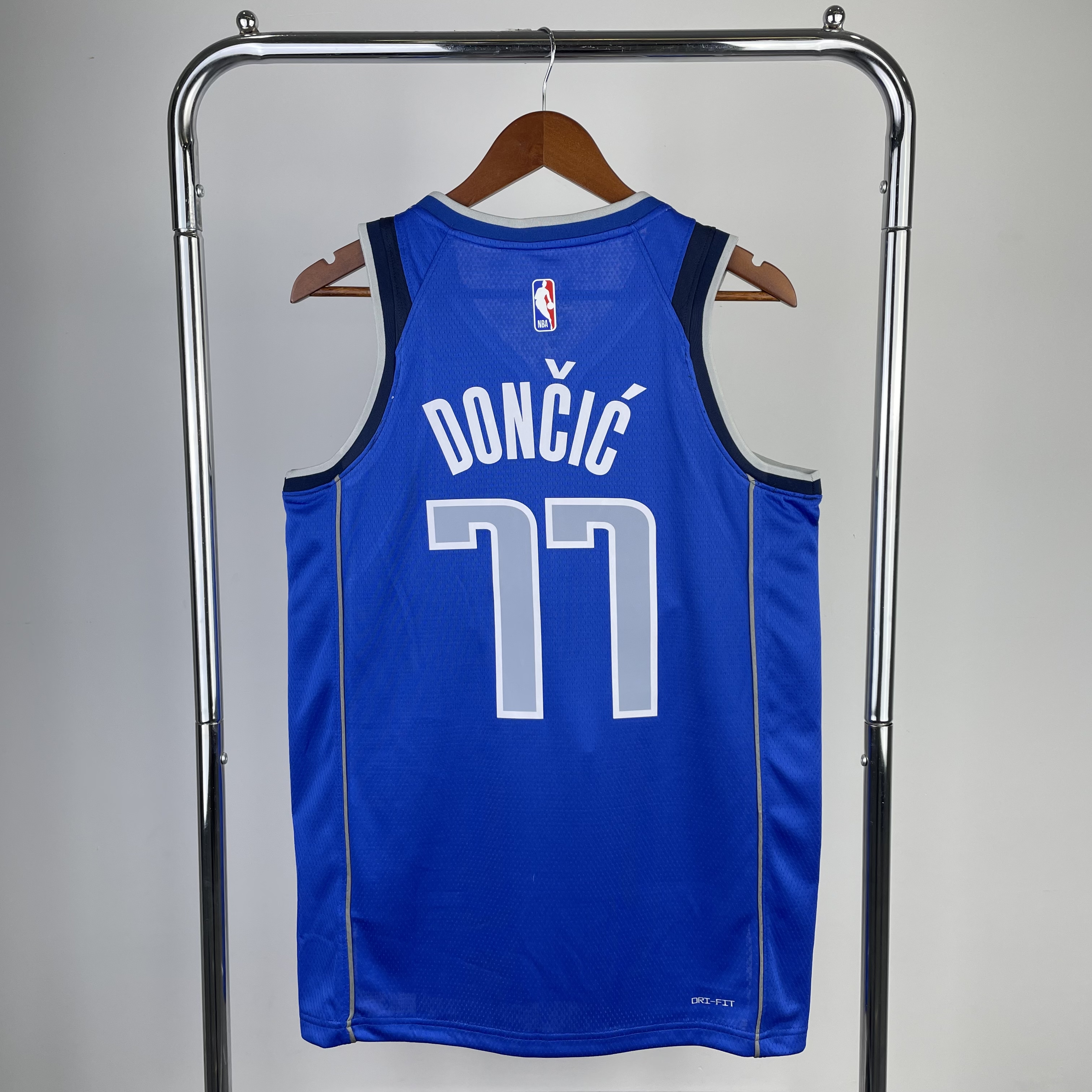 23 Season Mavericks Blue No. 77 Dončić