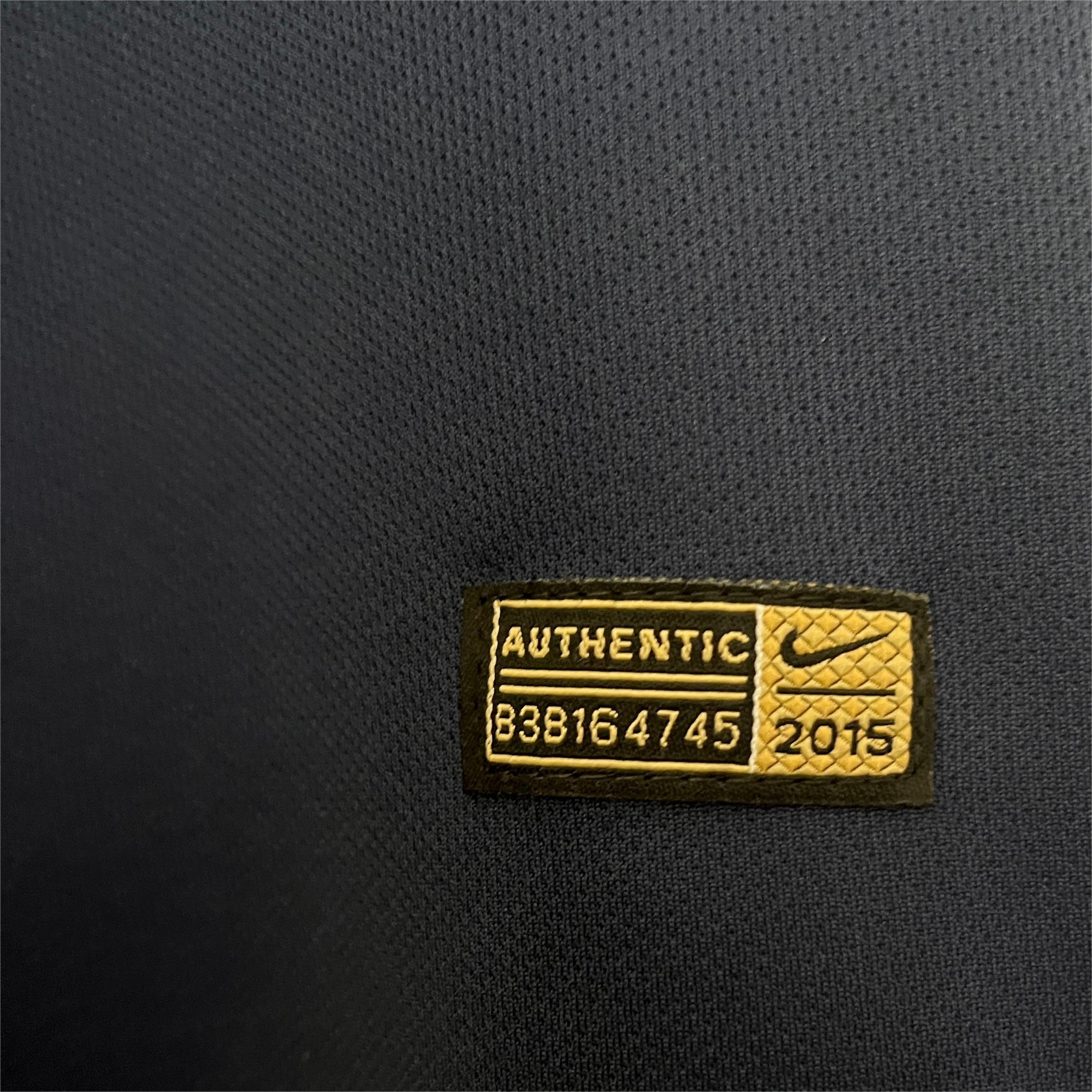 Retro Manchester City 15/16 Away