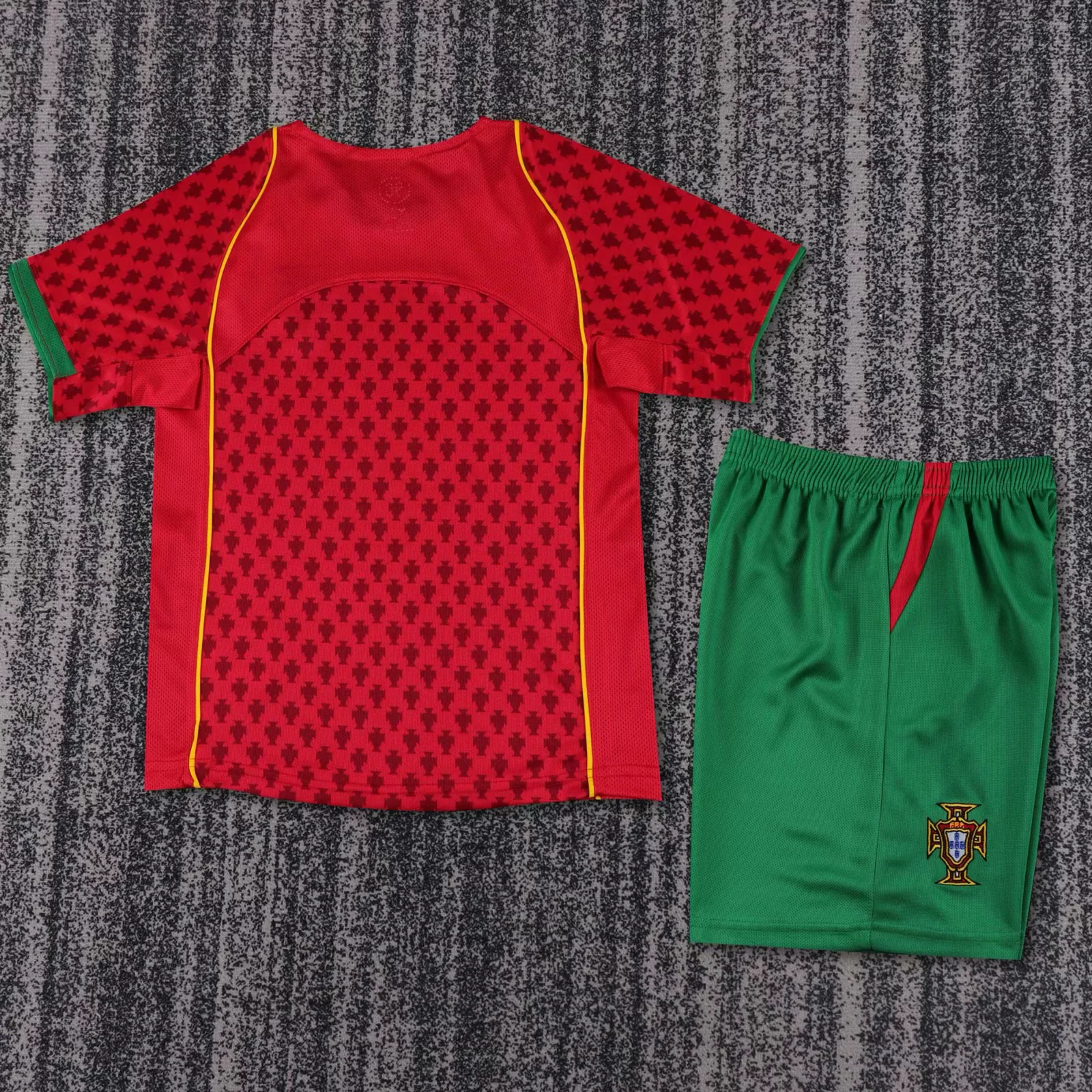 Kids Retro Kit Portugal 2004 Home