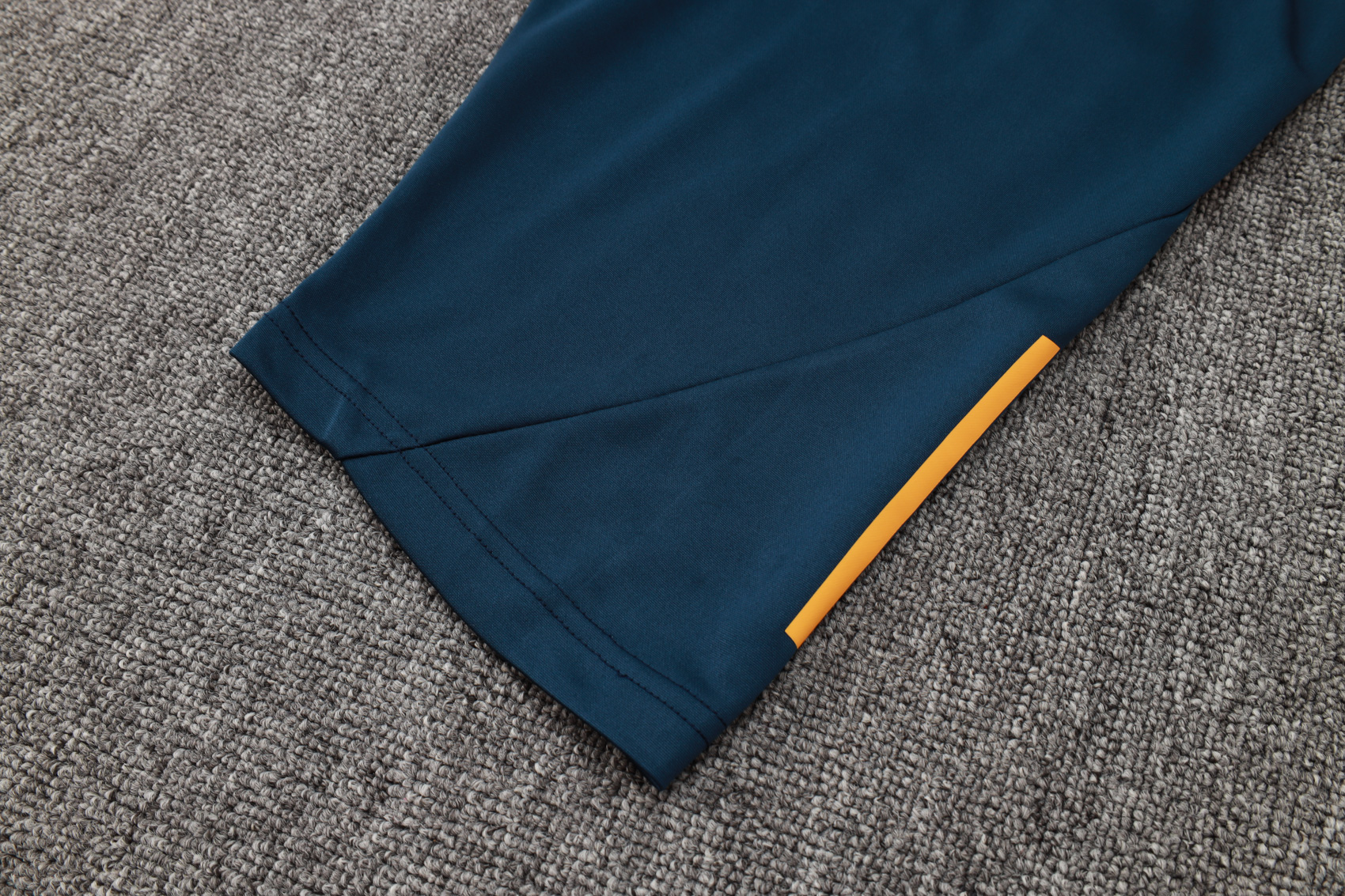 Real Mαdrid 2425 short sleeve white training shirt (with cropped trousers)