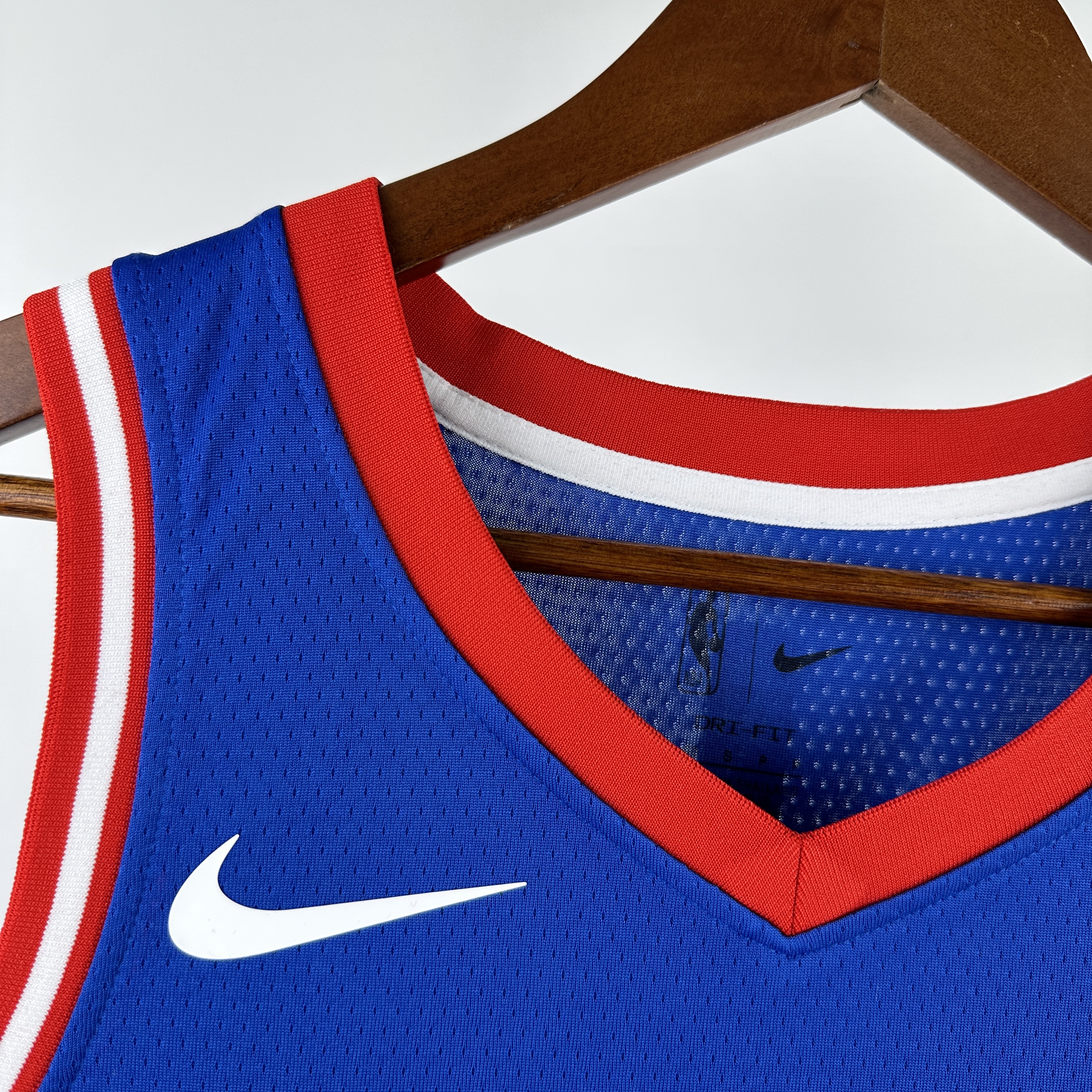 25 SEASON SACRAMENTO KINGS CITY  #10 DerROZAN