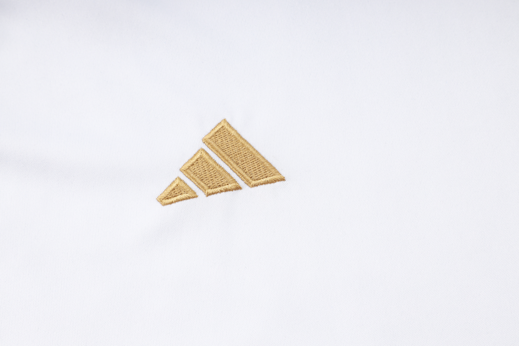 Italy 2425 short sleeve white (with cropped trousers) Traing Suit