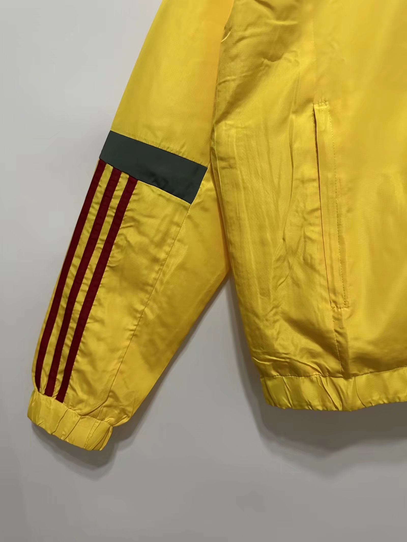 RM windbreaker
