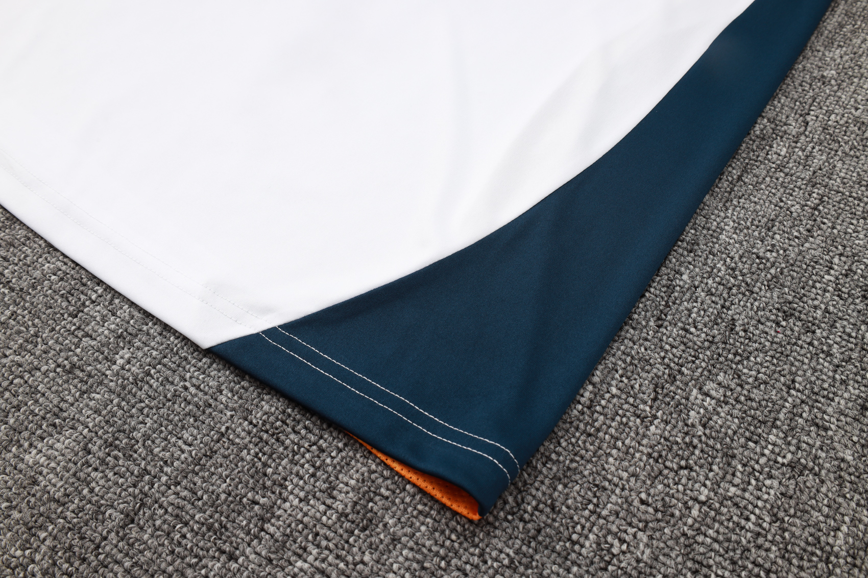 Real Mαdrid 2425 short sleeve white training shirt (with cropped trousers)