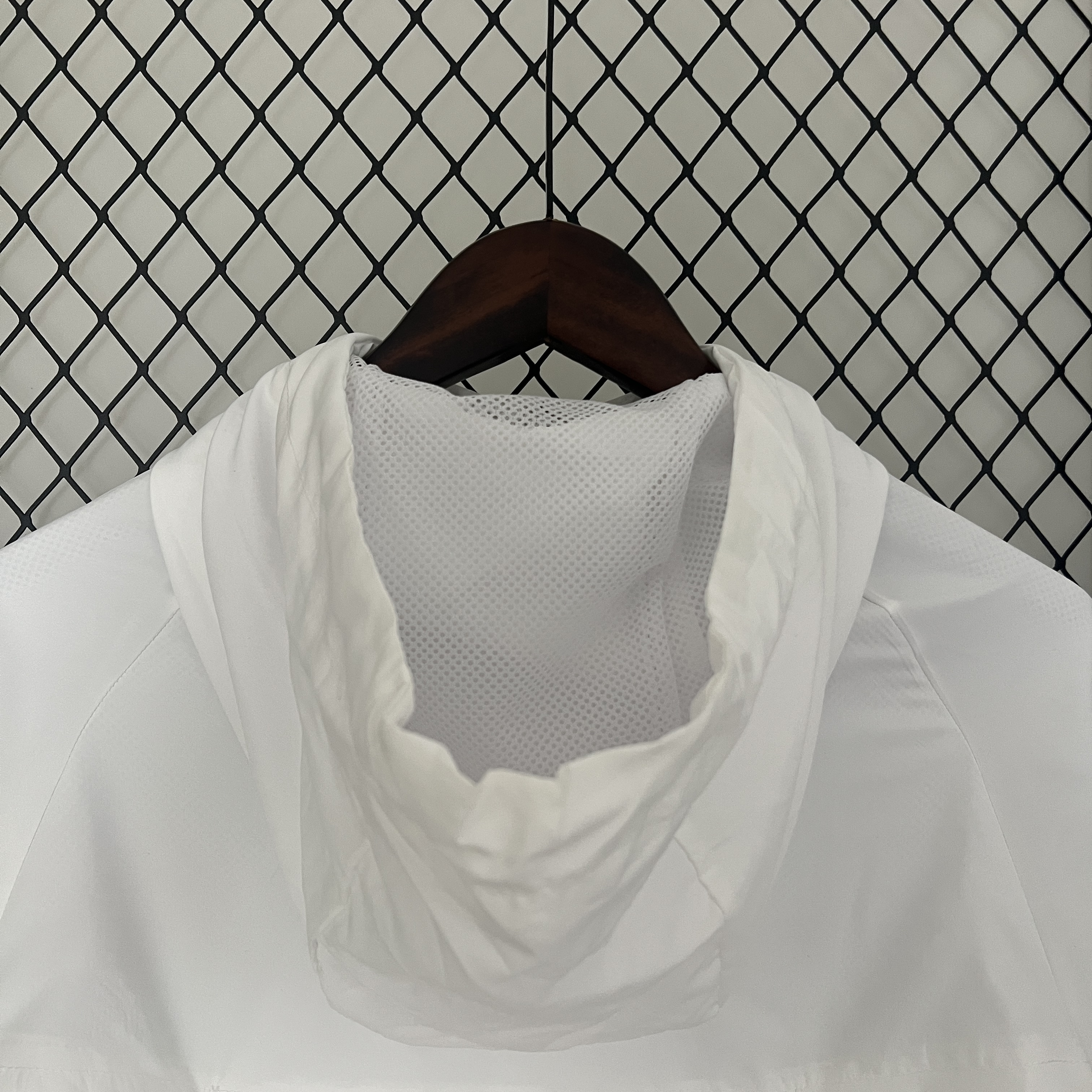 Corinthians 24/25 Windbreaker White