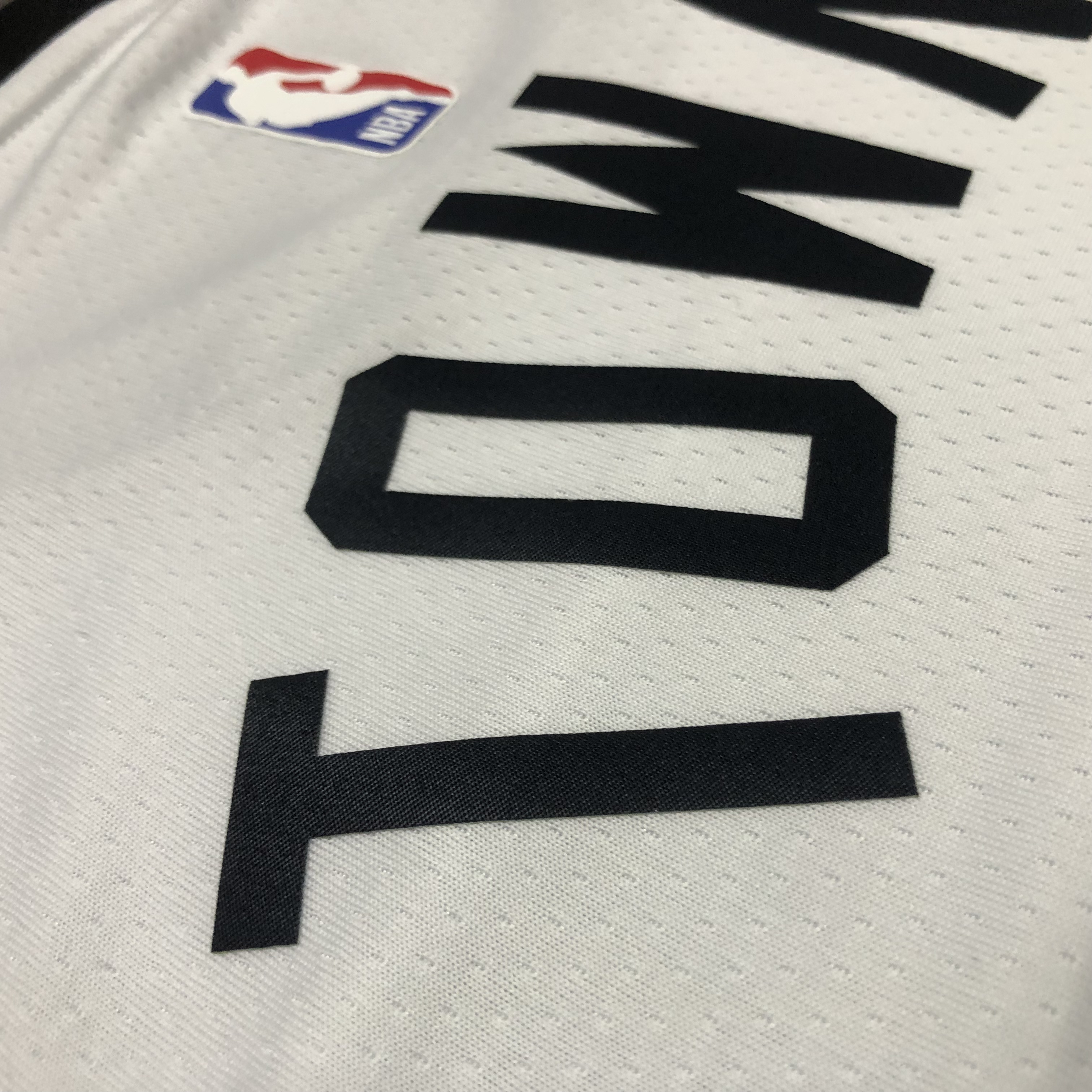 23 SEASON MINNESOTA TIMBERWOLVES CITY VERSION  NO.32 TOWNS