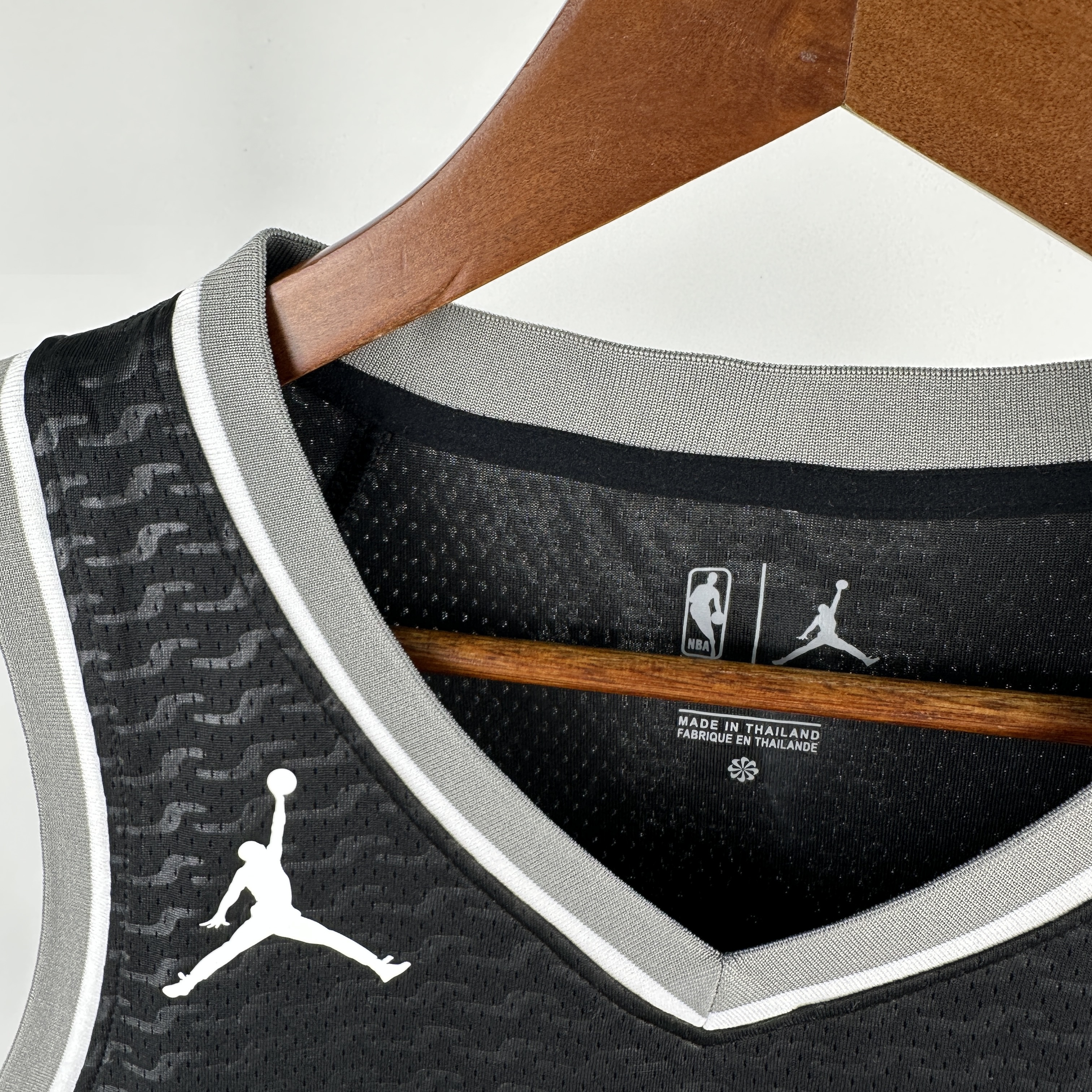 23 SEASON SACRAMENTO KINGS FLYER  #10 DeROZAN