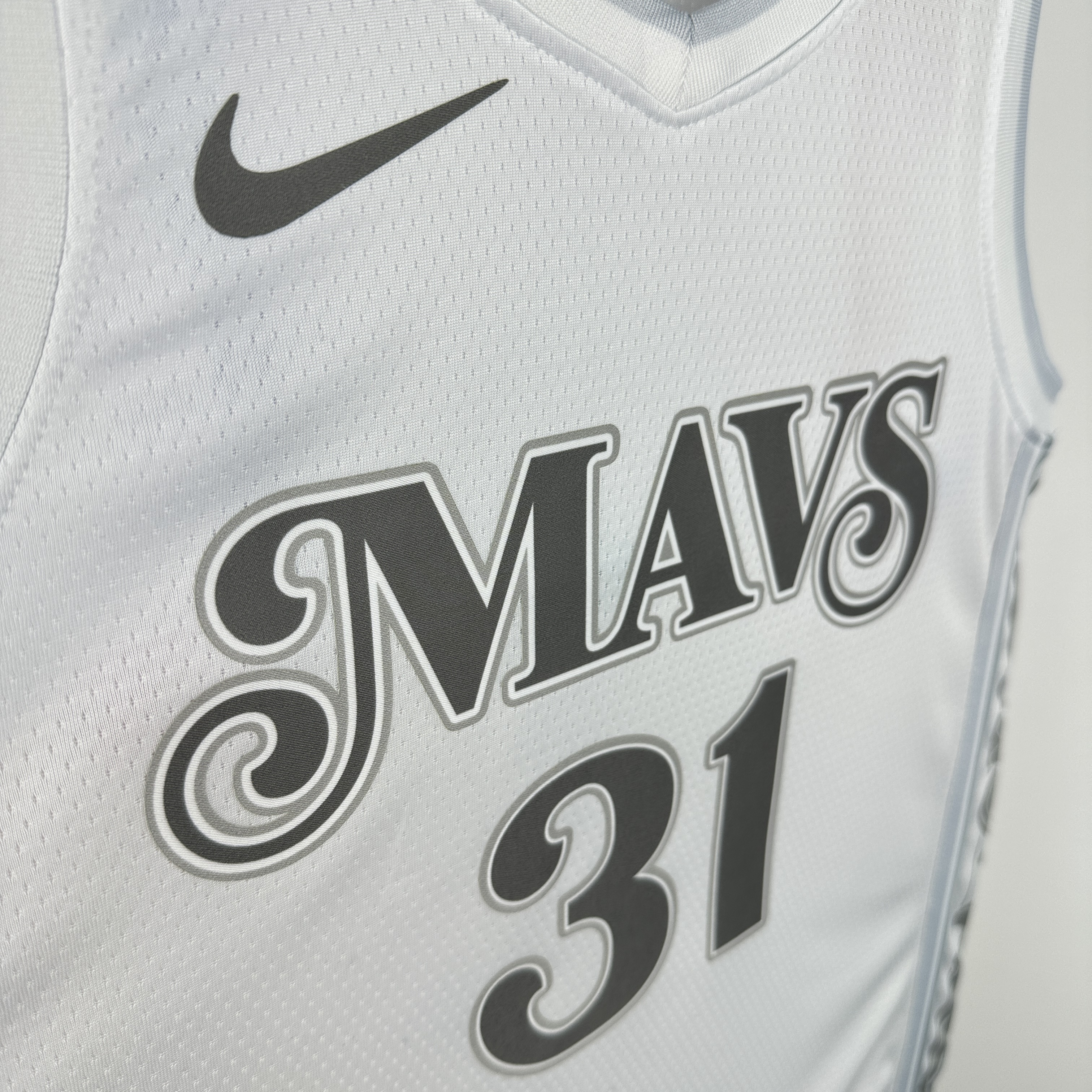 25 Season Dallas Mavericks City Edition  #31