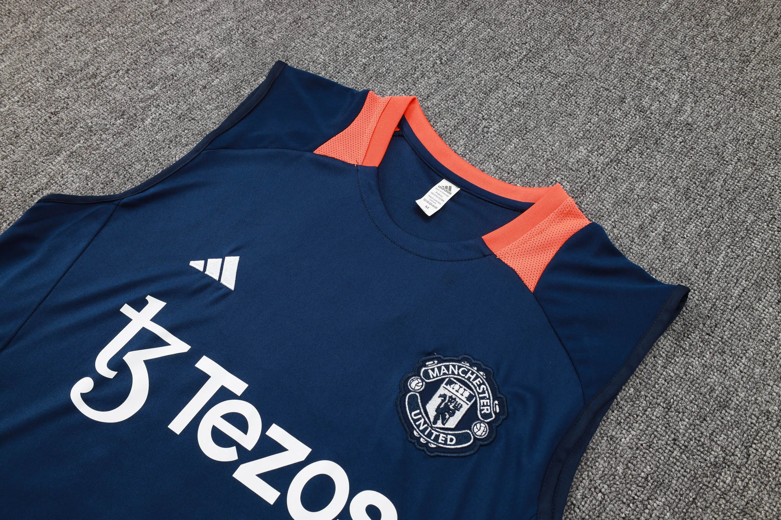 Manchester United  Sleevesless Training Suit D1112