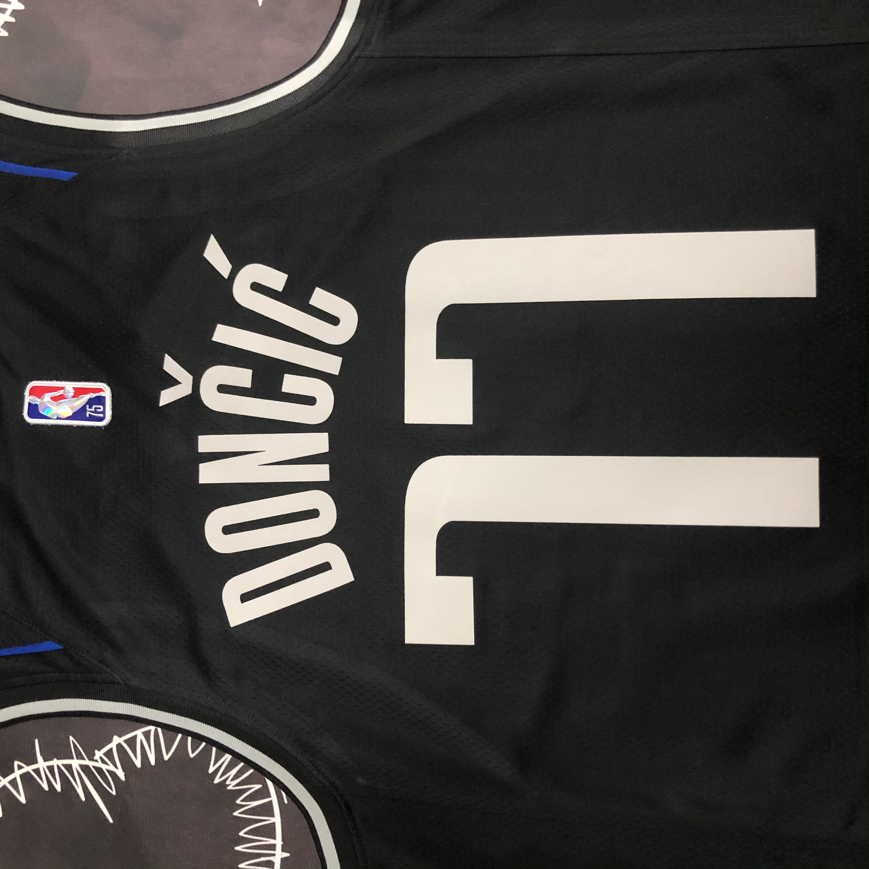 Mavericks Glory Edition  No.77 Dončić