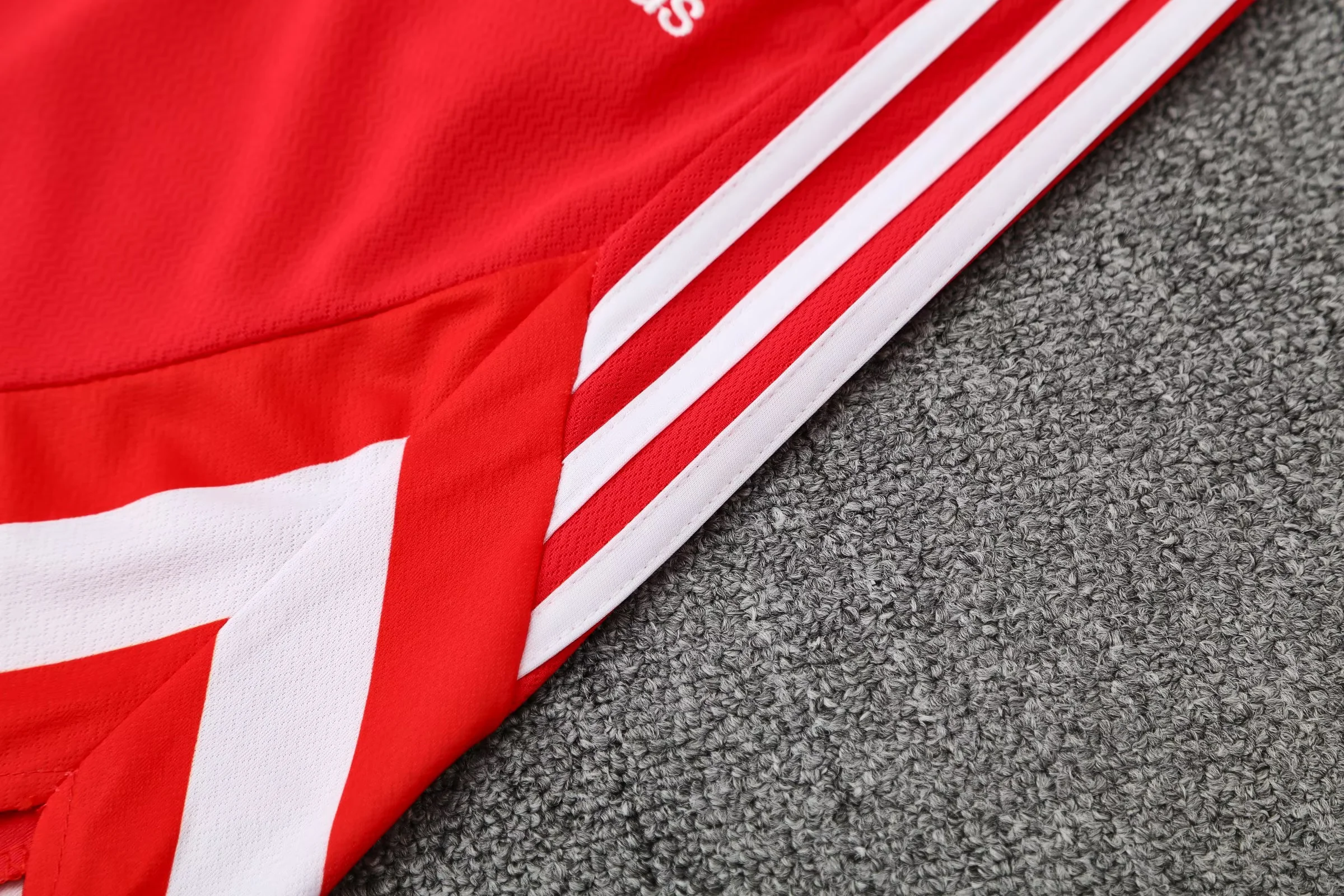 Bayern München 25/26 Short Sleeves Training suit Red