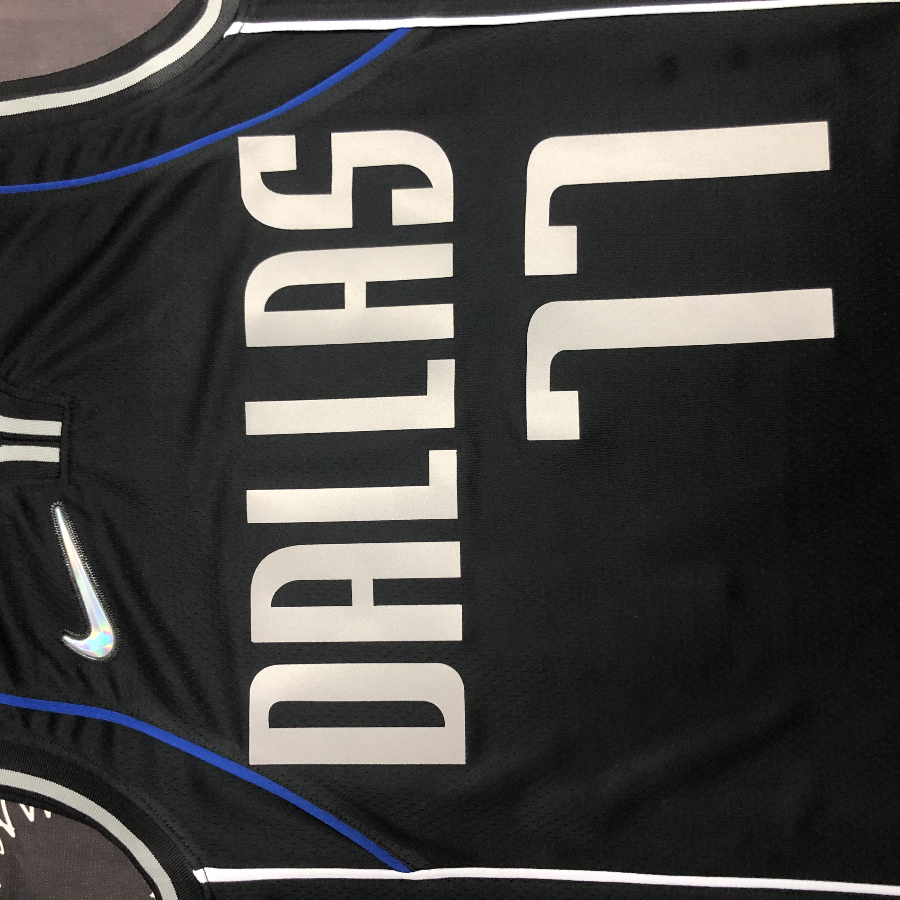 Mavericks Glory Edition  No.77 Dončić