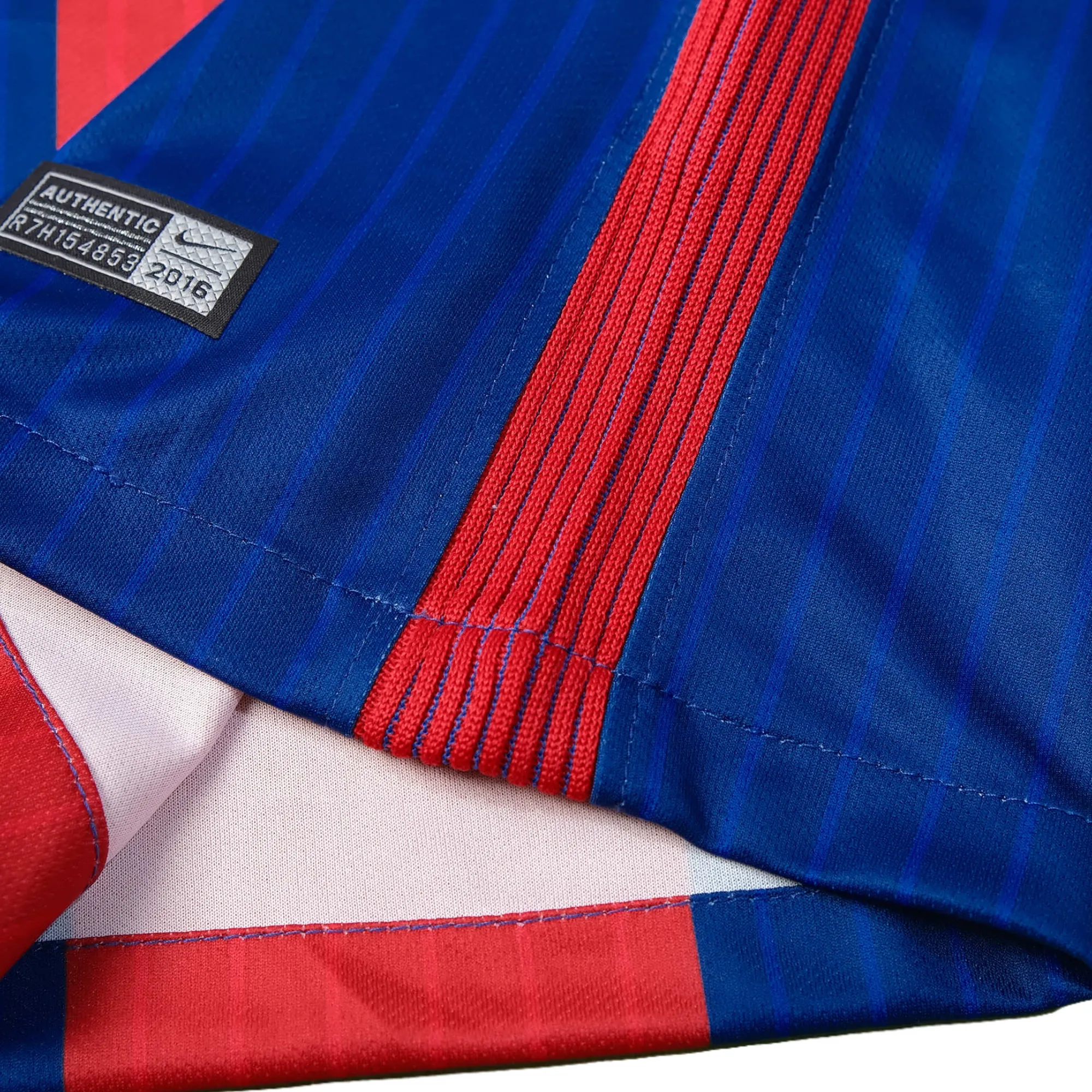 Retro 16/17 Barcelona Home S-XXL