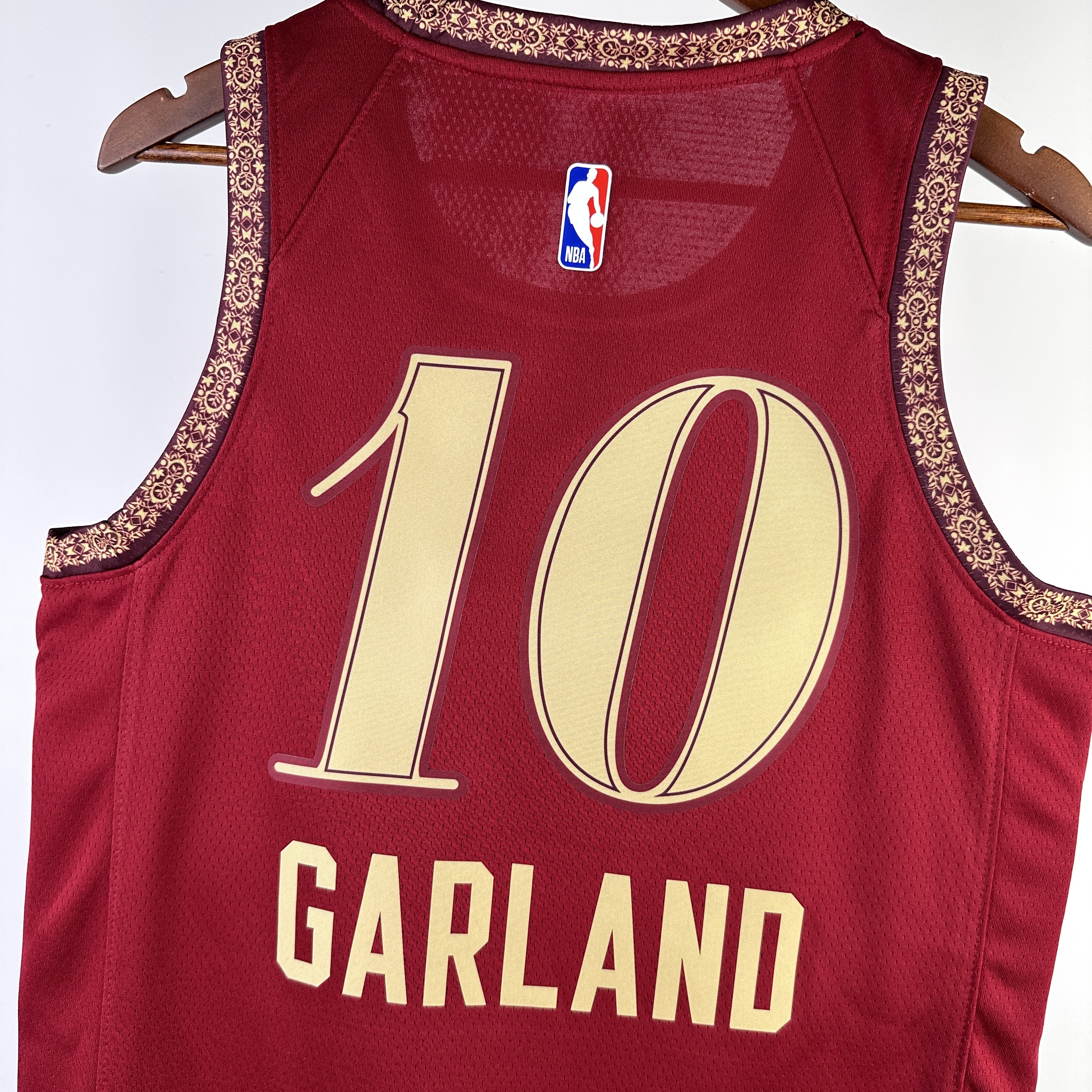 24 Seanson Cleveland Cavaliers City Edition  #10