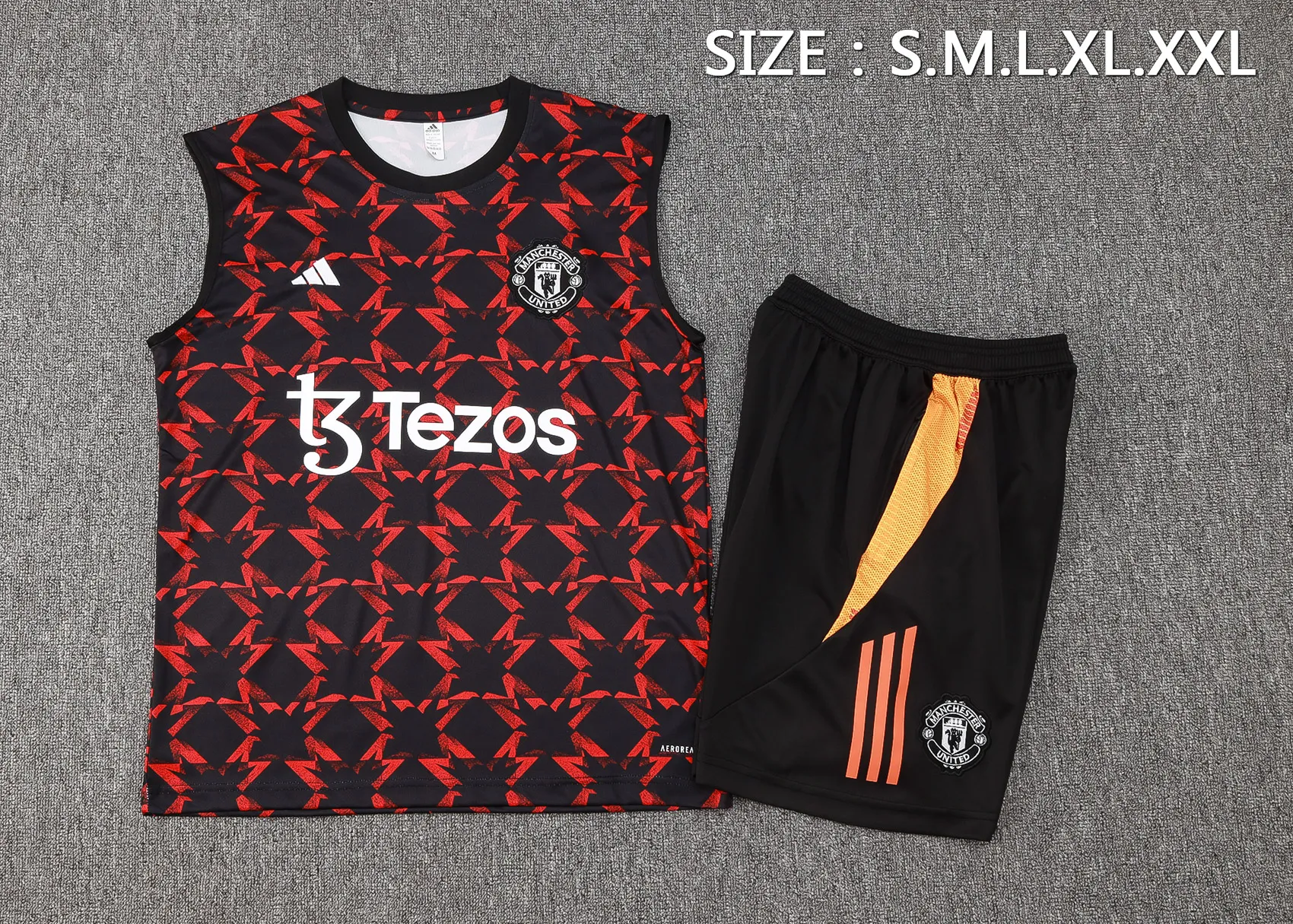 Manchester United  Sleevesless Training Suit D1157