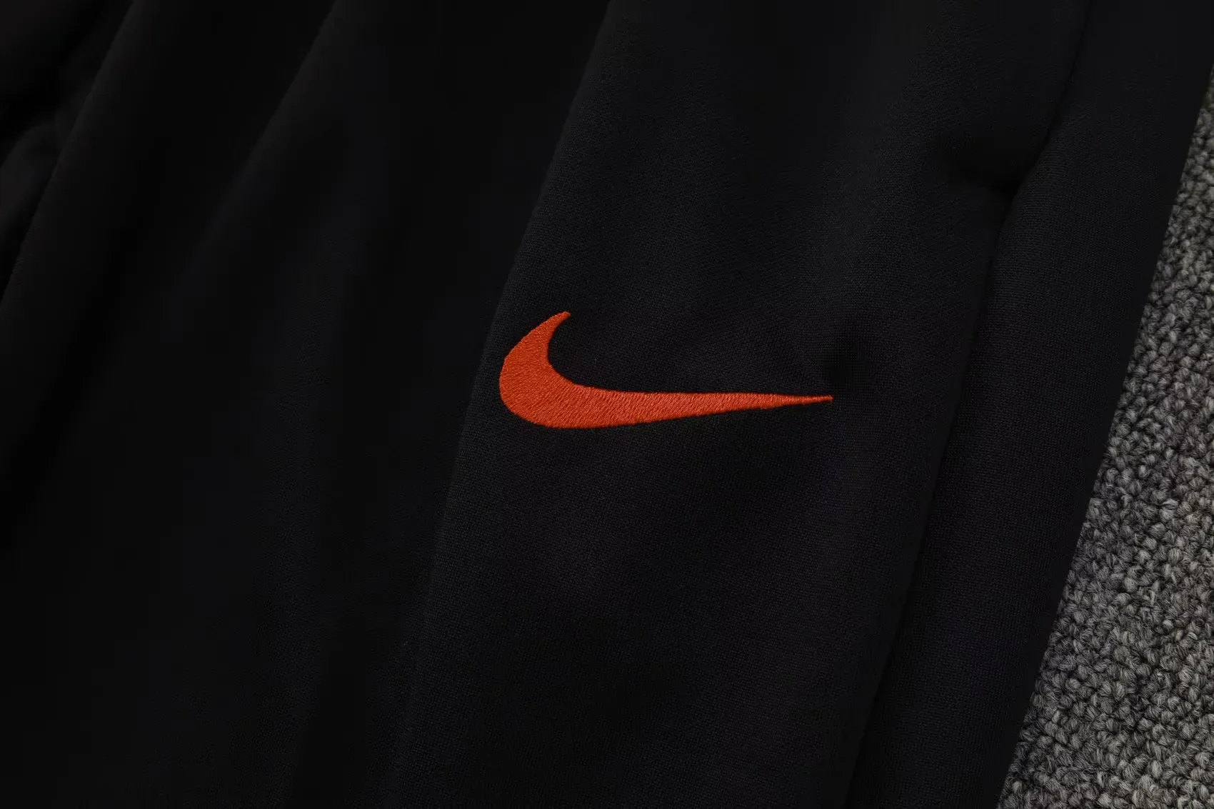 LVP 2526 full zipper Training Suit  grayish white