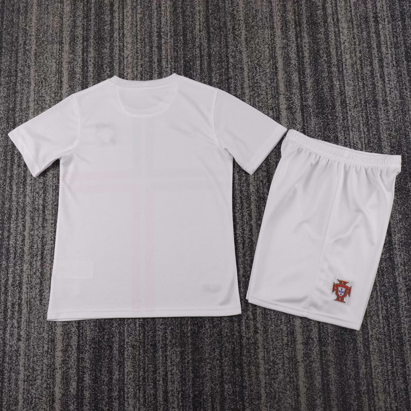 Kids Retro Kit Portugal 2012 Away