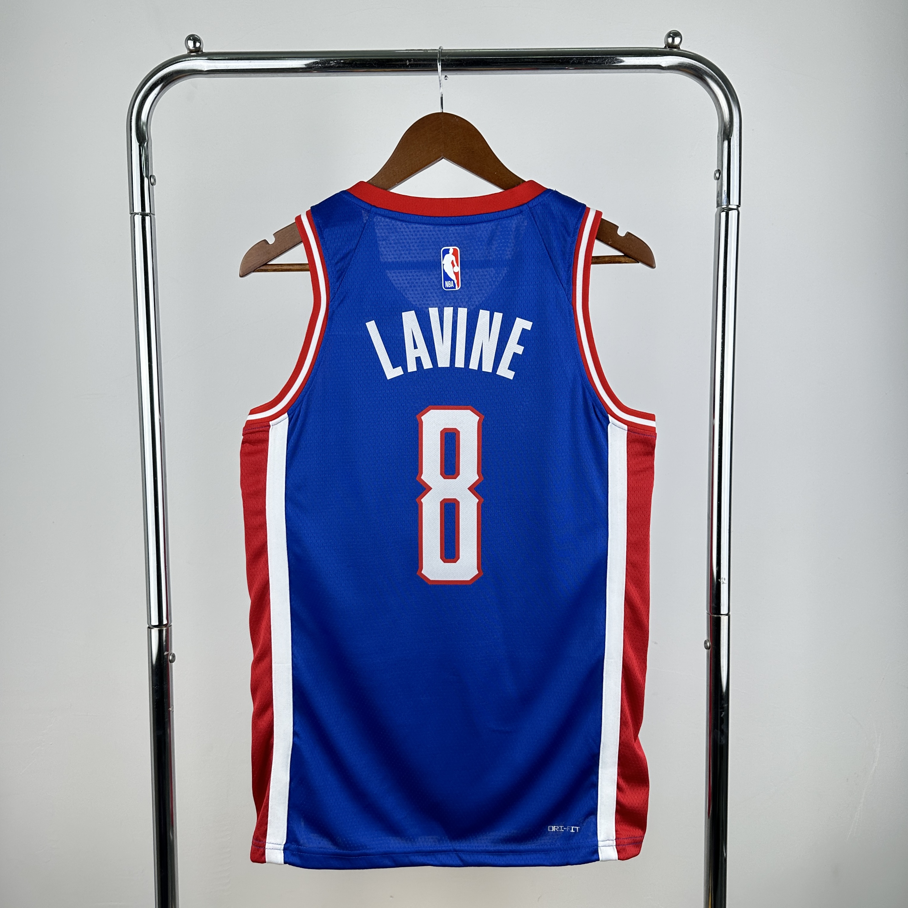 25 SEASON SACRAMENTO KINGS CITY  #8 Lavine