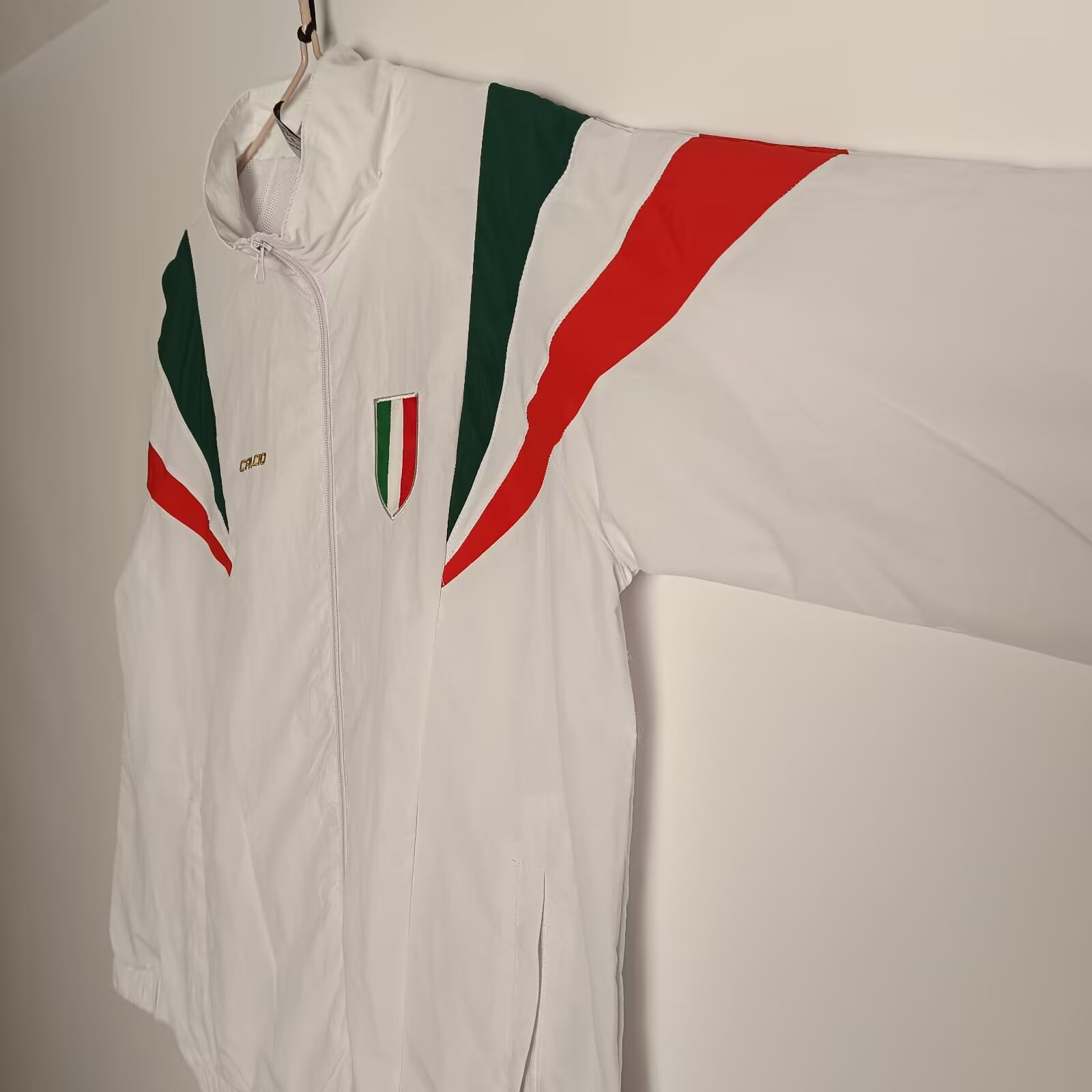 Italy White windbreaker