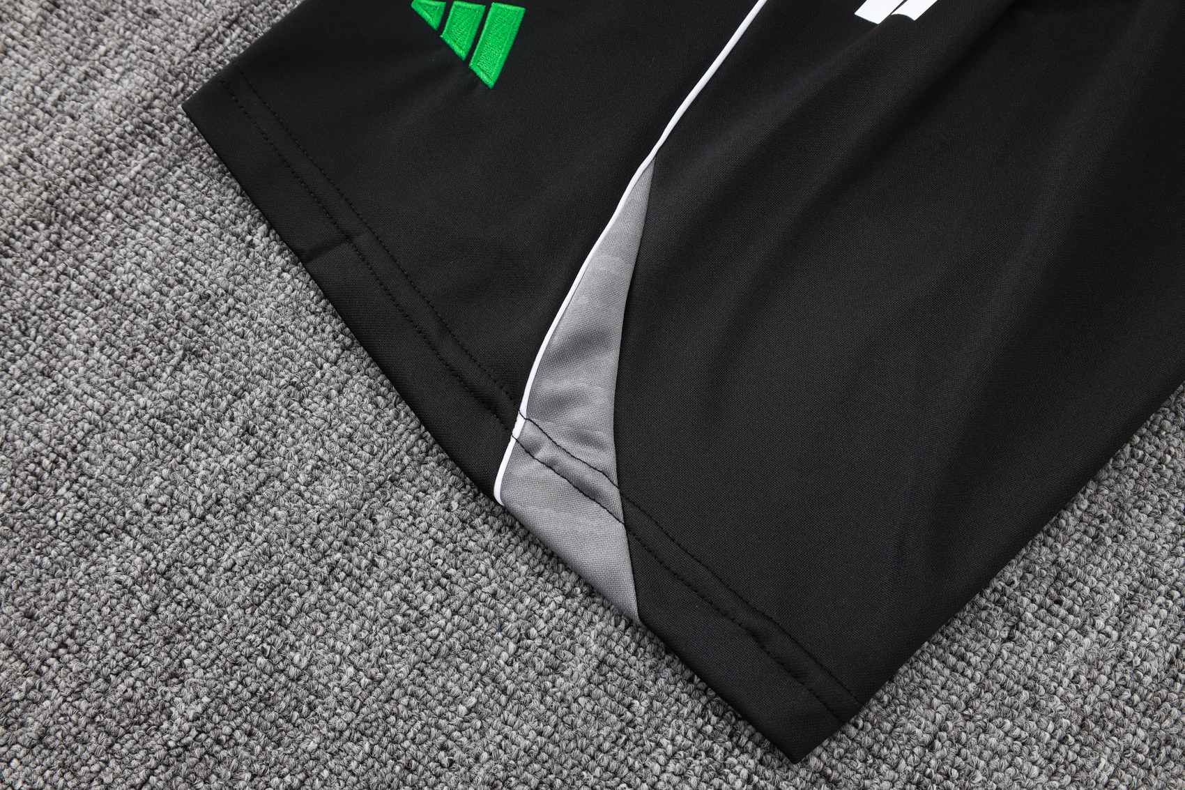 Arsenαl 2526  Sleeveless training suit D2552