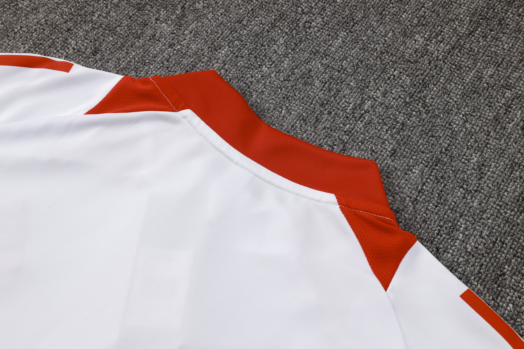 SC Internacional half zipper training suit B999