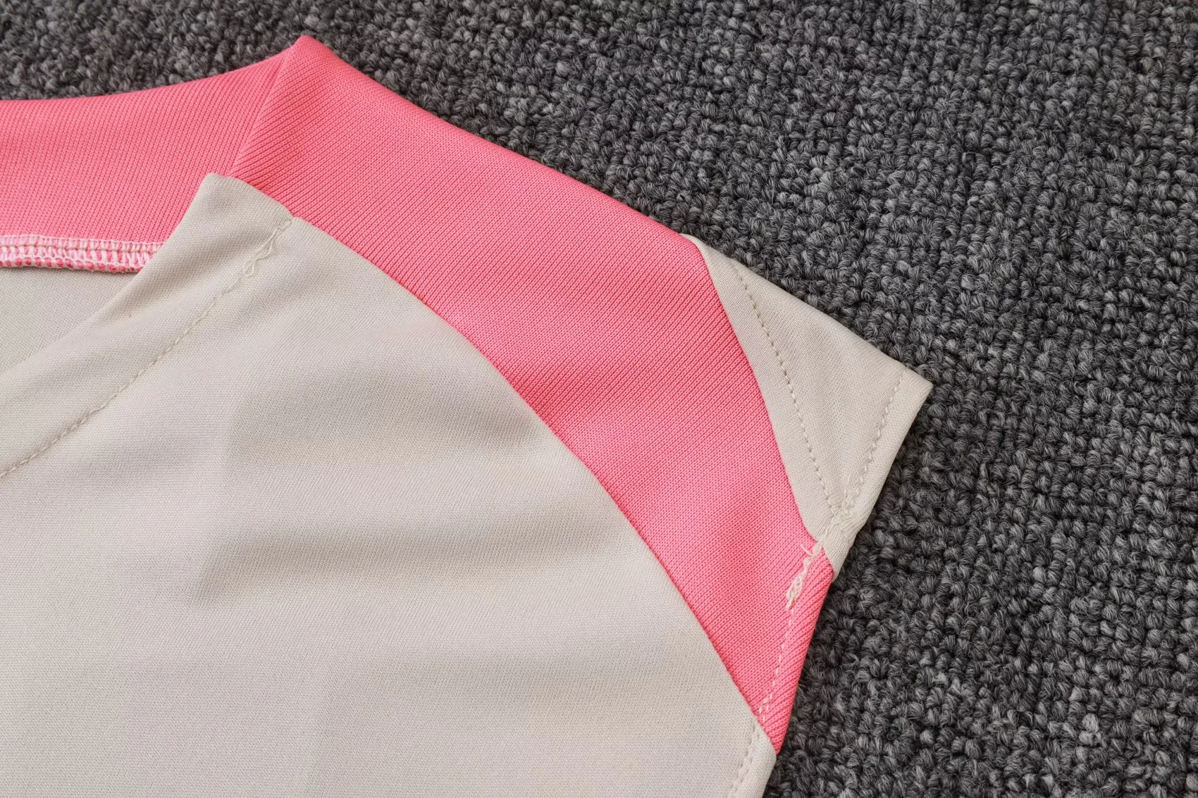 2526 Barcelona Sleevesless Training Suit D2554