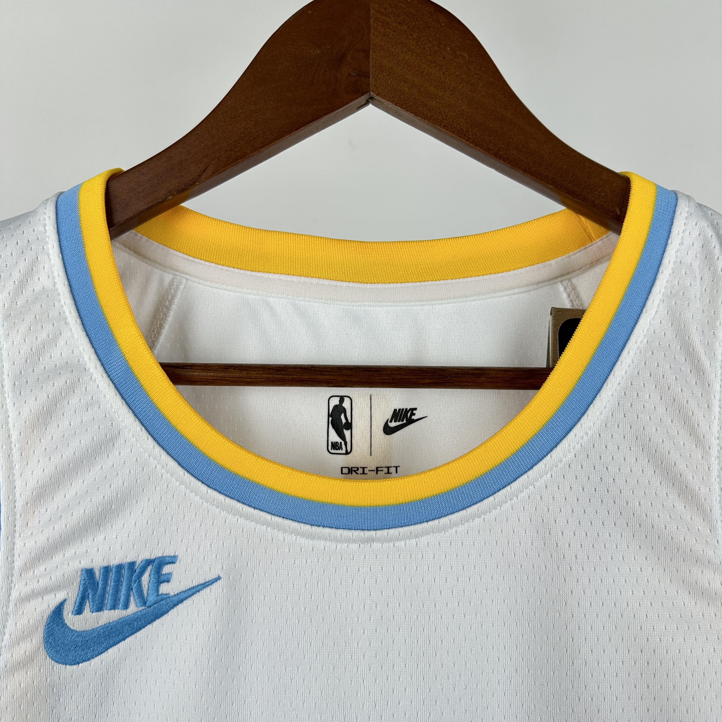 Retro Lakers White No.77 Dončić