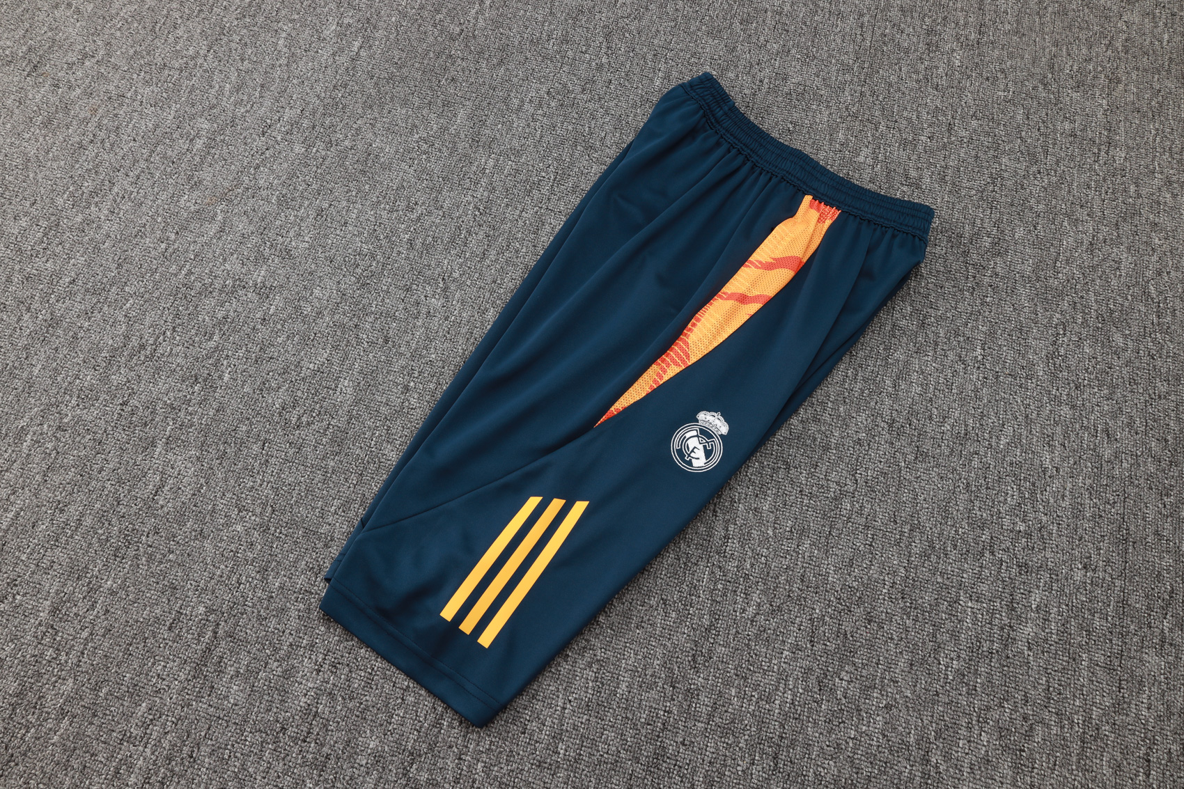 Real Mαdrid 2425 short sleeve white training shirt (with cropped trousers)