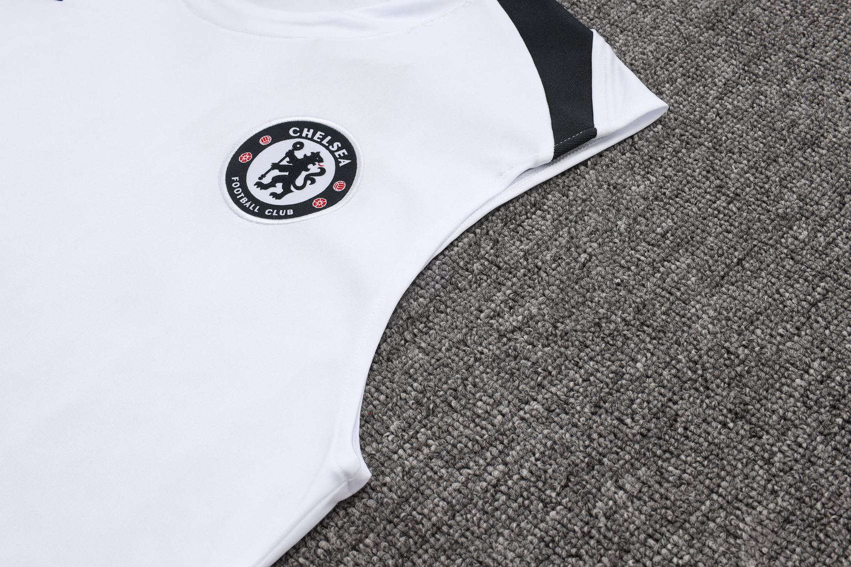 Chelseα Sleeveless training suit D2573