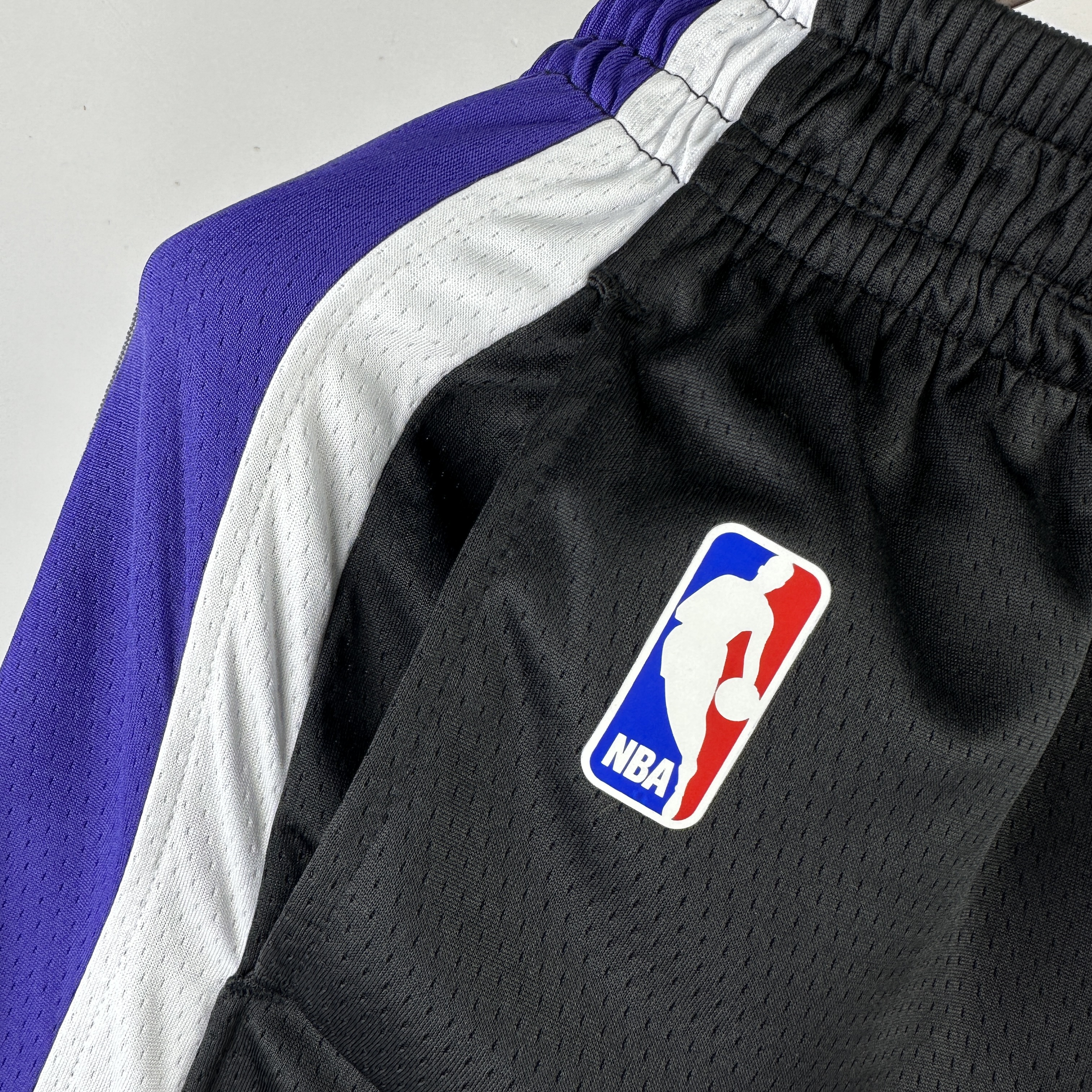 24 SEASON SACRAMENTO KINGS Away shorts