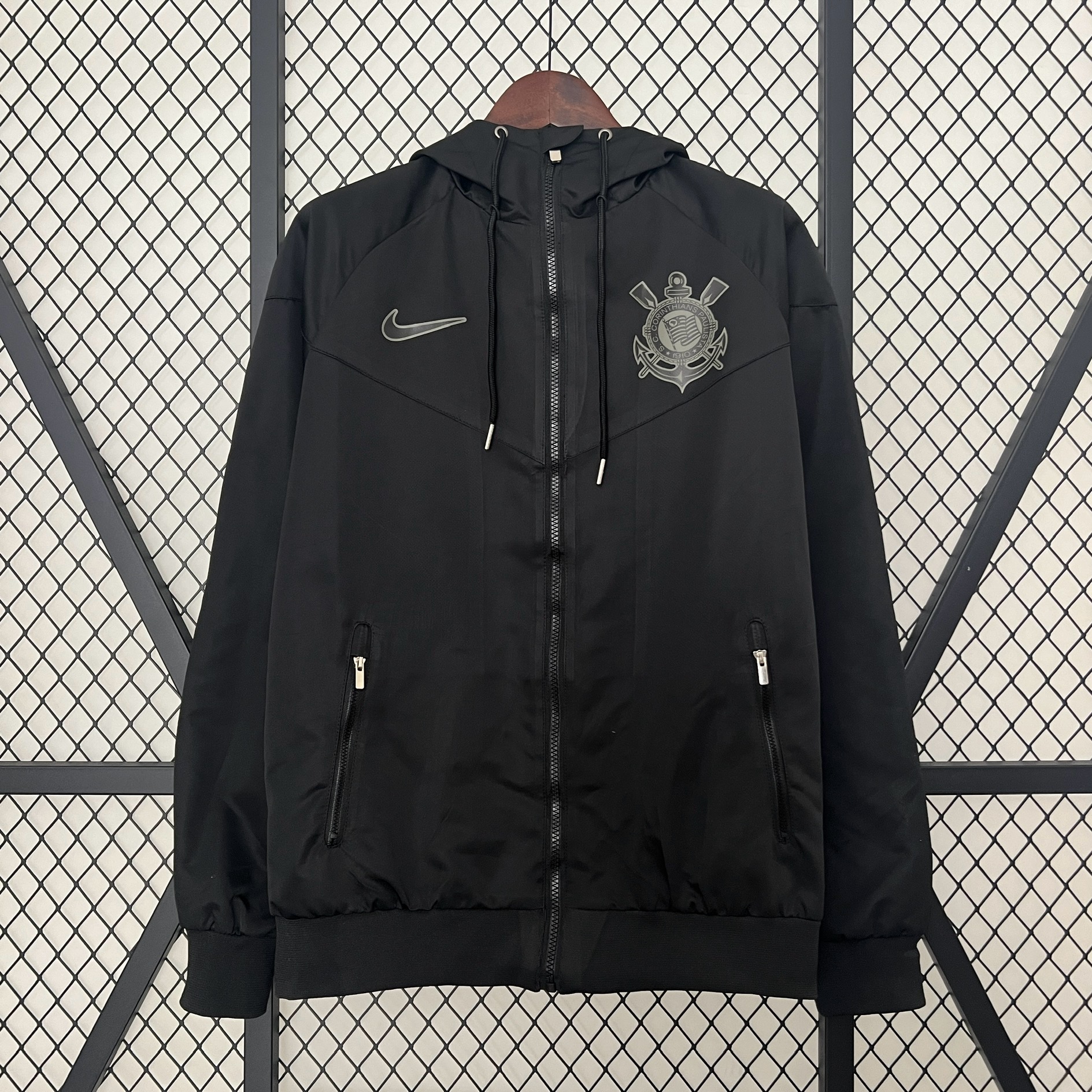 Corinthians 24/25  Windbreaker Black
