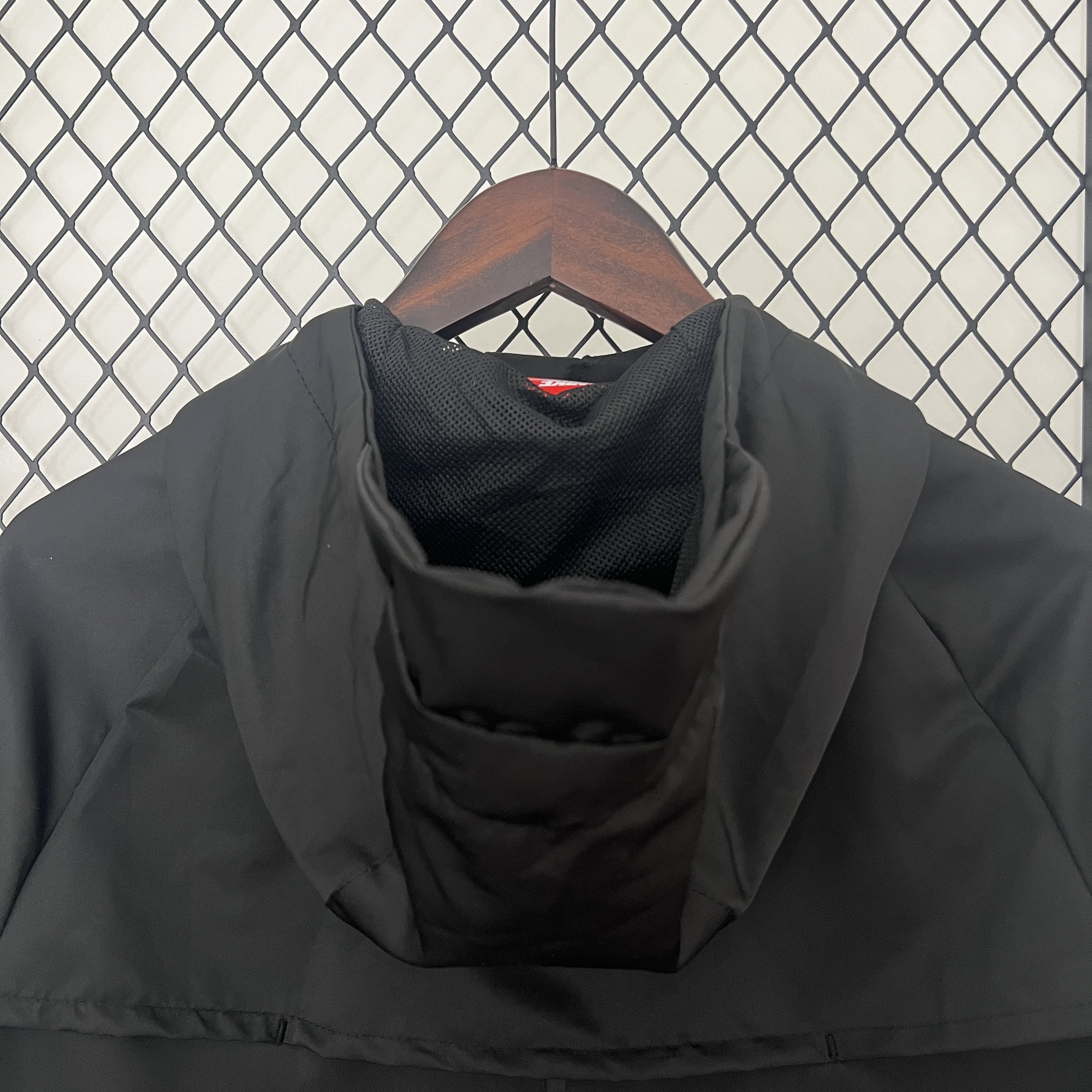 Corinthians 24/25  Windbreaker Black