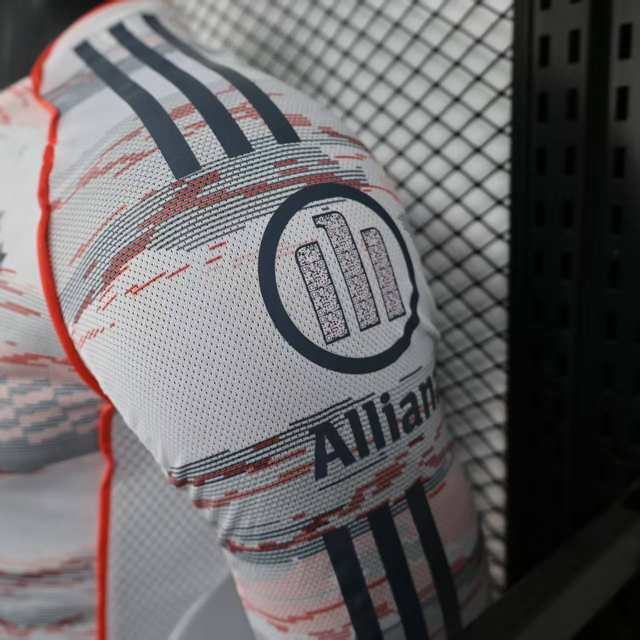 Player Version Bayern München 25/26 Away Long Sleeves