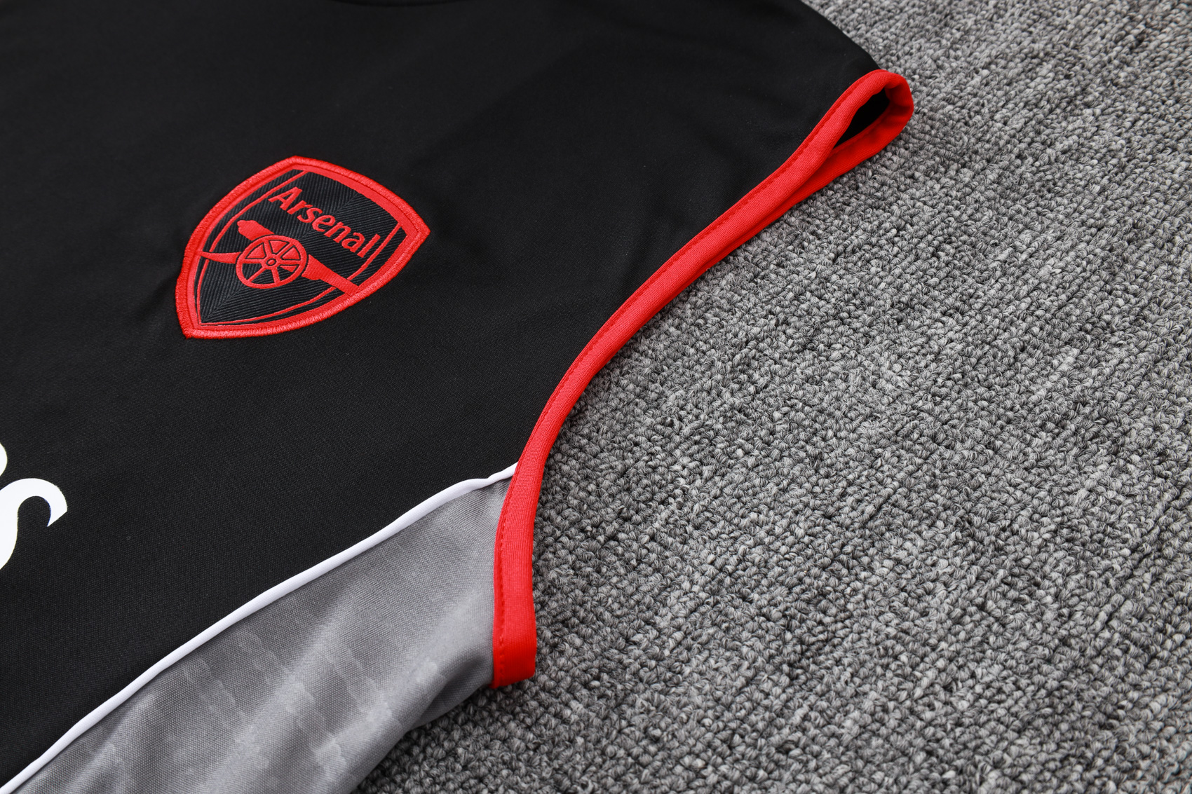 Arsenαl 2526  Sleeveless training suit D2552