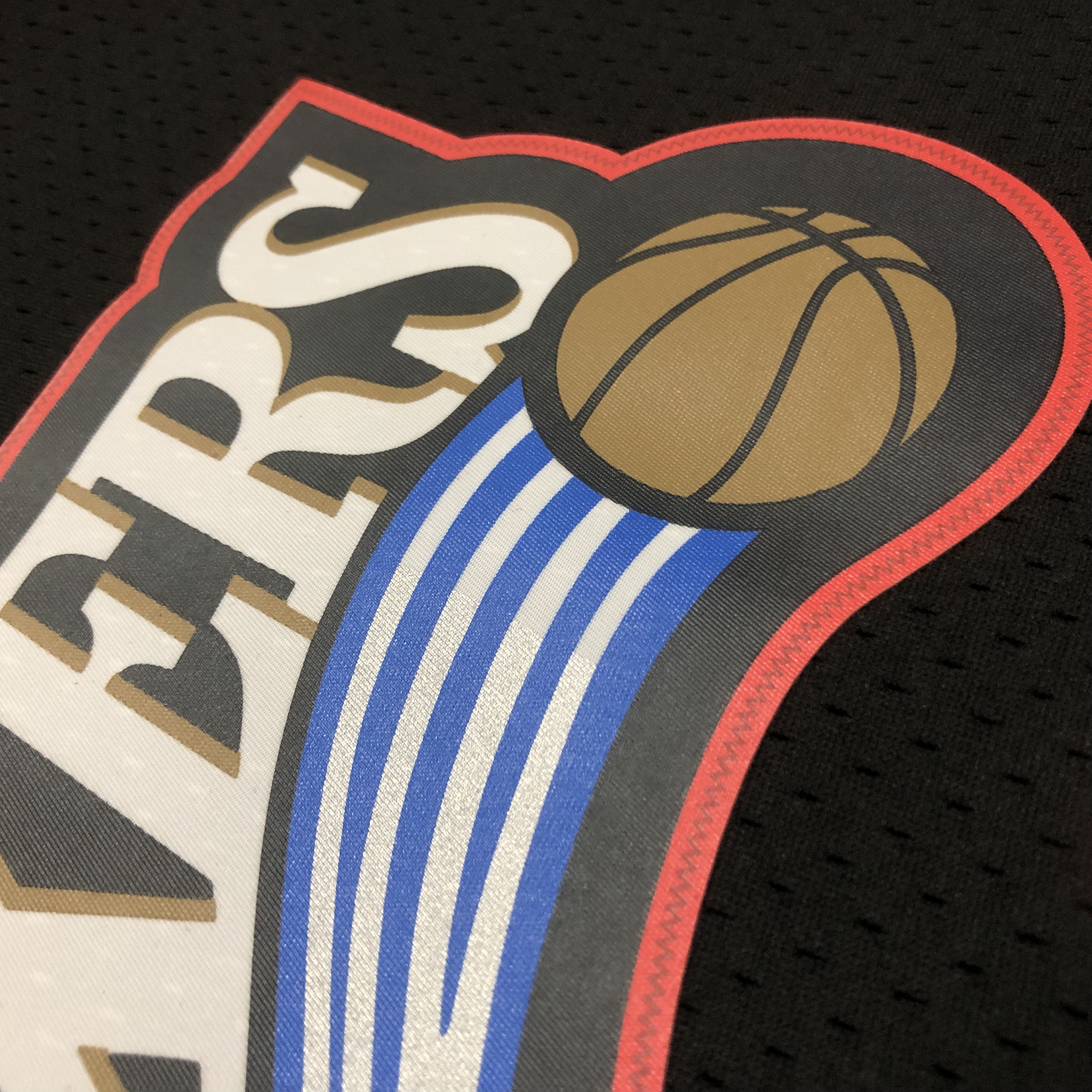 MN Heat Press Retro: 97/98 Season Black Hardwood Classics   76ers Iverson