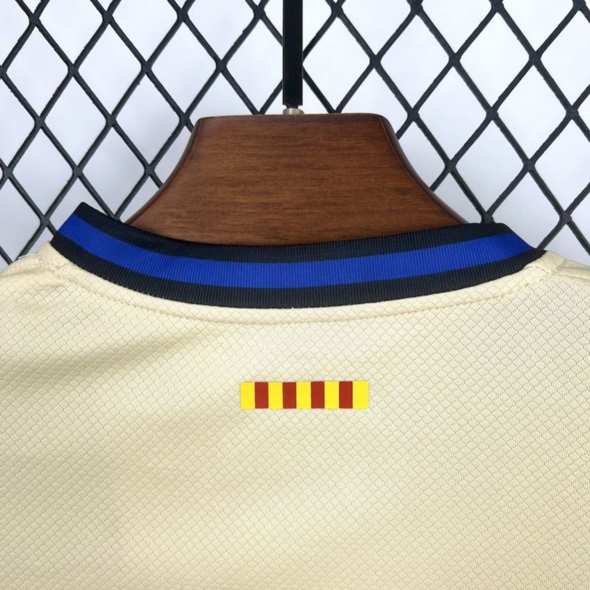 Kids Barcelona 25/26 Away Kit 16-28