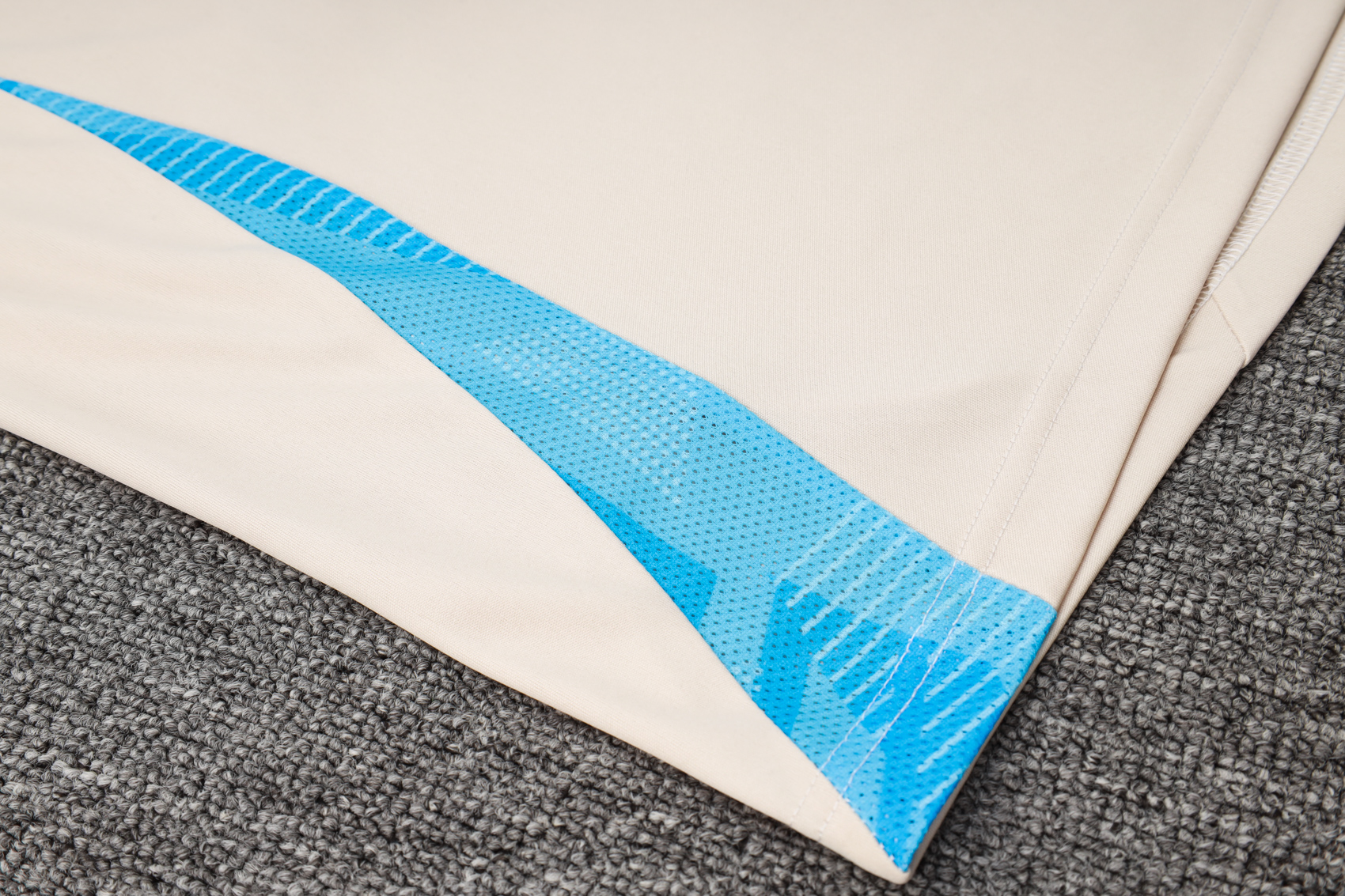 Argentina 2425 short-sleeved Argentine beige (with cropped trousers)